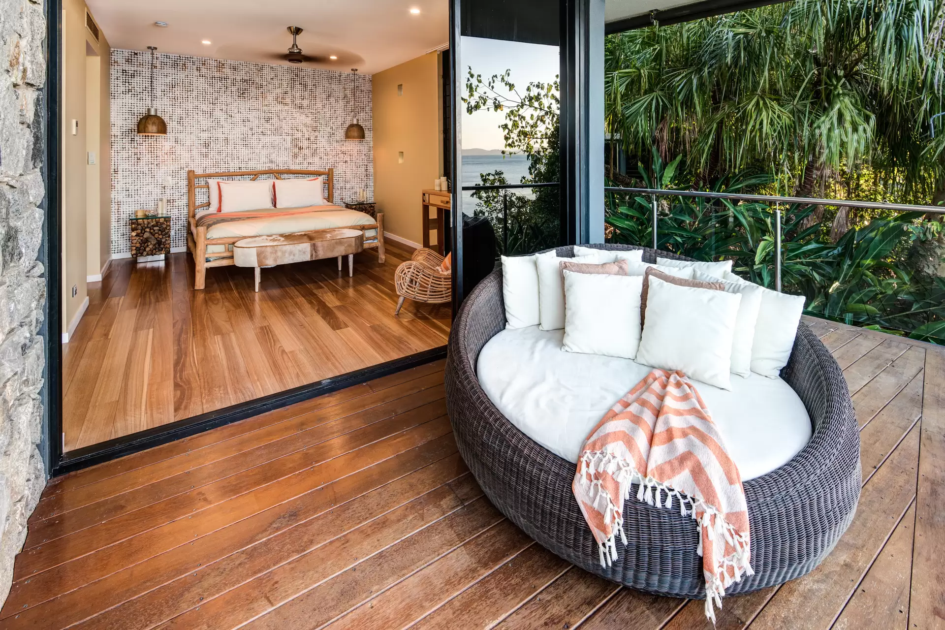 54/5 Acacia Drive, Hamilton Island Sold by Queensland Sotheby's International Realty - image 1