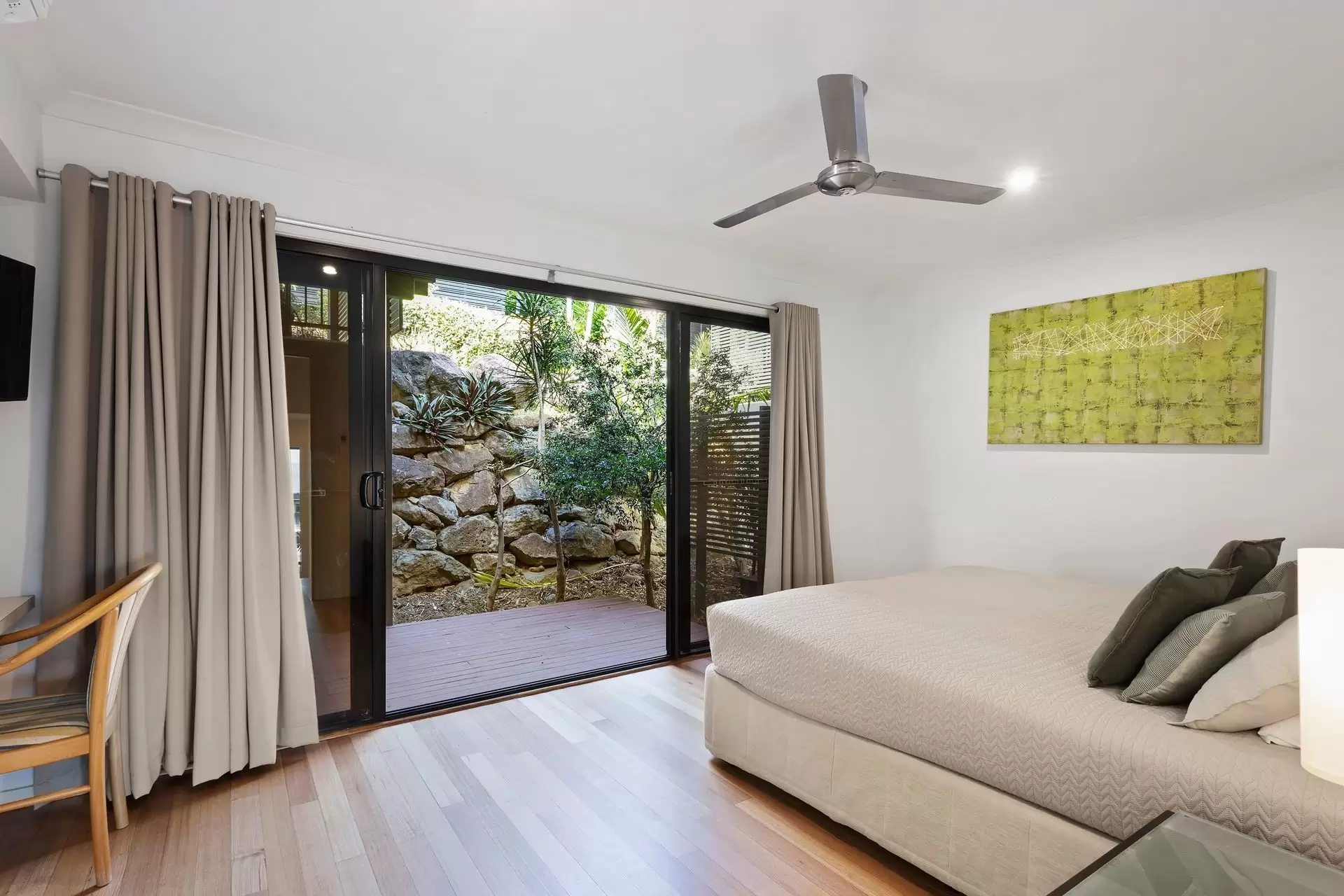 27/5 Acacia Drive, Hamilton Island Sold by Queensland Sotheby's International Realty - image 1