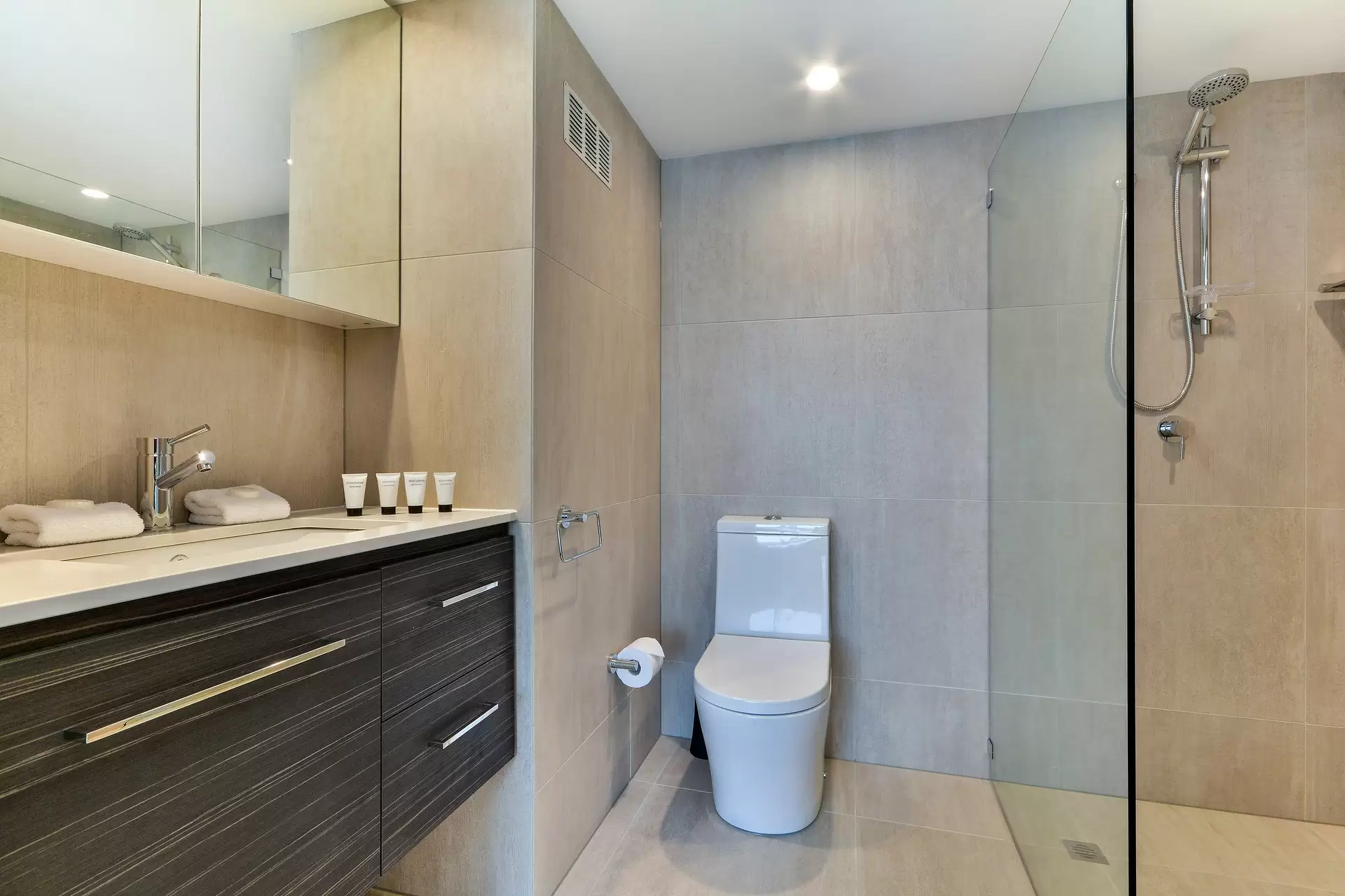 104/20 Resort Drive, Hamilton Island Sold by Queensland Sotheby's International Realty - image 1