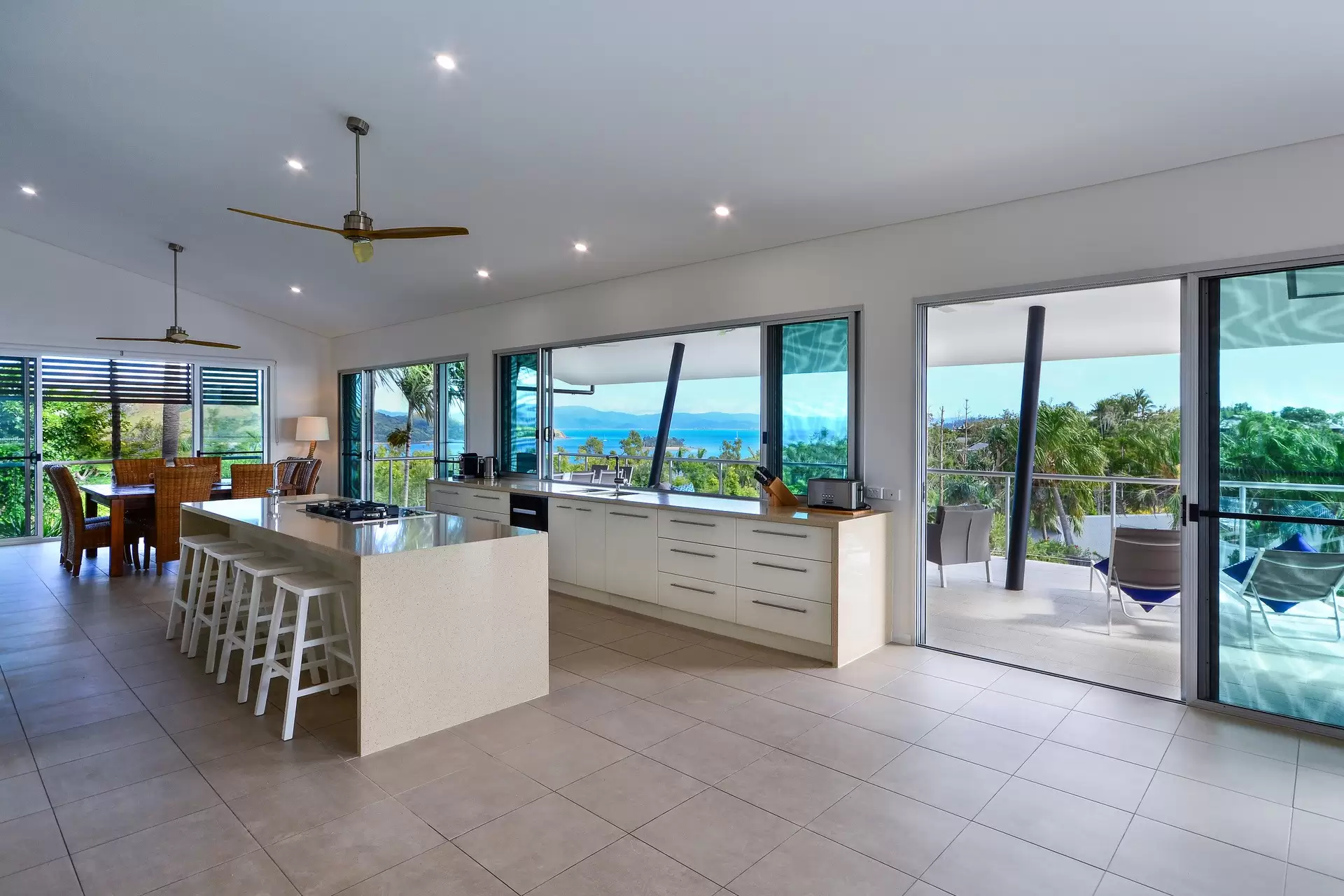 1/18 Whitsunday Boulevard, Hamilton Island Sold by Queensland Sotheby's International Realty - image 1