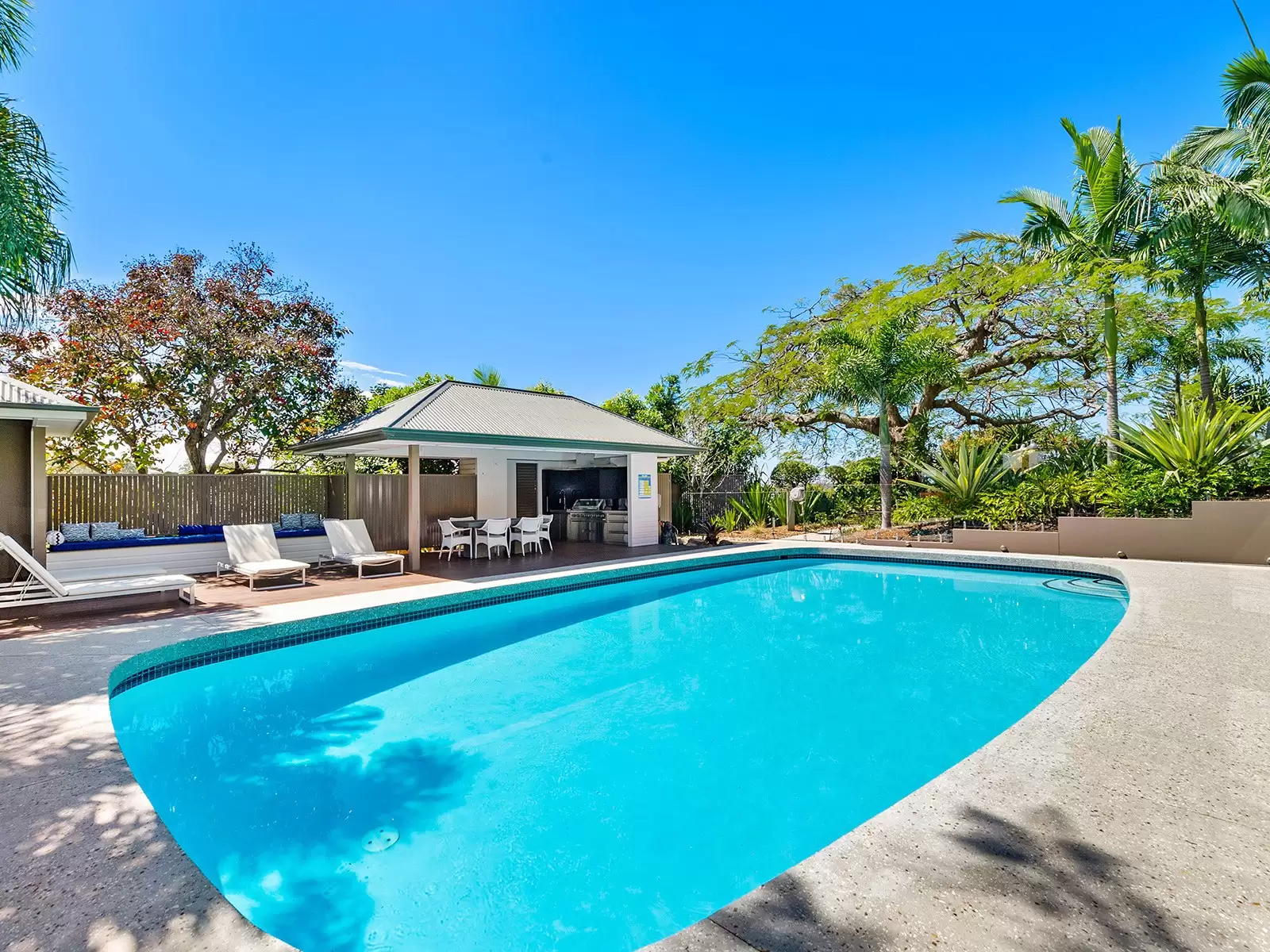 38 Annabel Street, Kenmore Sold by Queensland Sotheby's International Realty - image 1