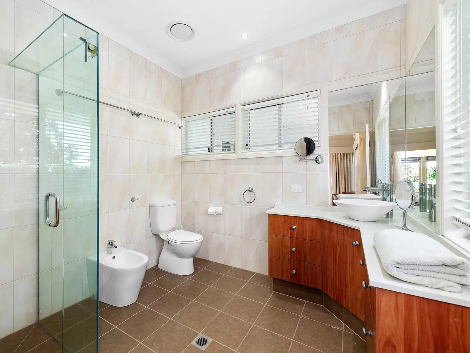38 Annabel Street, Kenmore Sold by Queensland Sotheby's International Realty - image 1