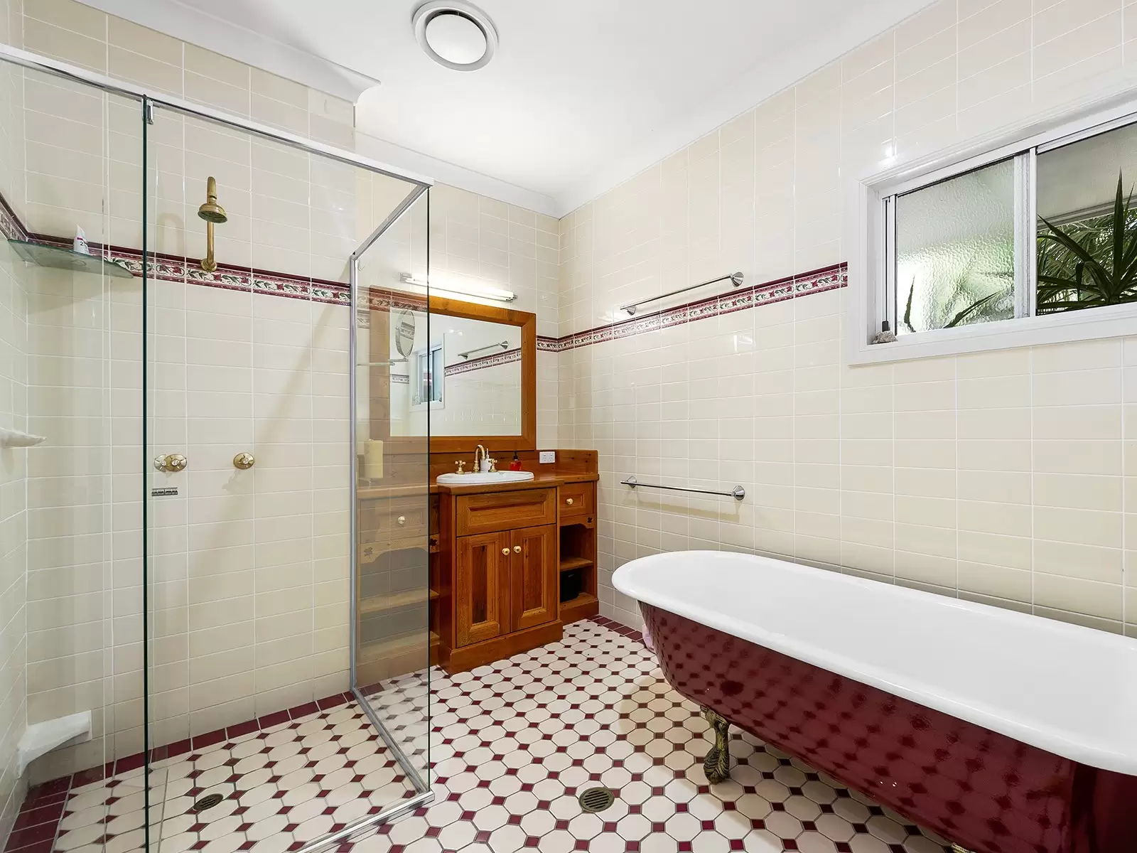 38 Annabel Street, Kenmore Sold by Queensland Sotheby's International Realty - image 1