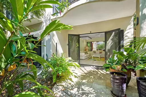 6/18-28 St Crispins Avenue, Port Douglas Sold by Queensland Sotheby's International Realty