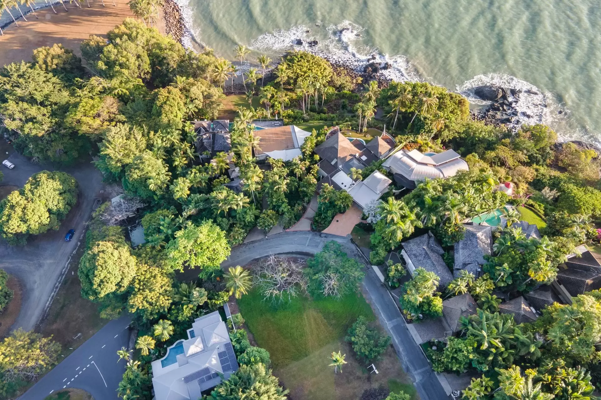 6 Wharf Street, Port Douglas Sold by Queensland Sotheby's International Realty - image 1