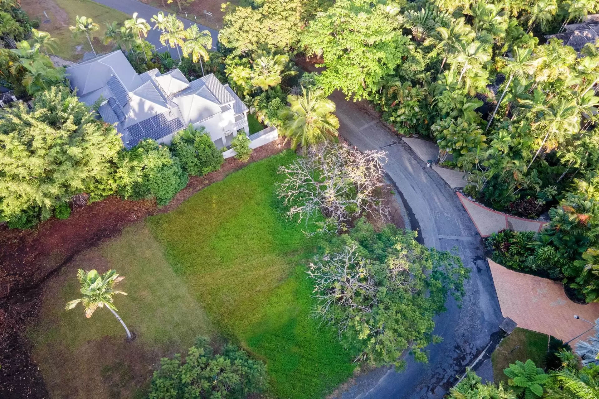 6 Wharf Street, Port Douglas Sold by Queensland Sotheby's International Realty - image 1