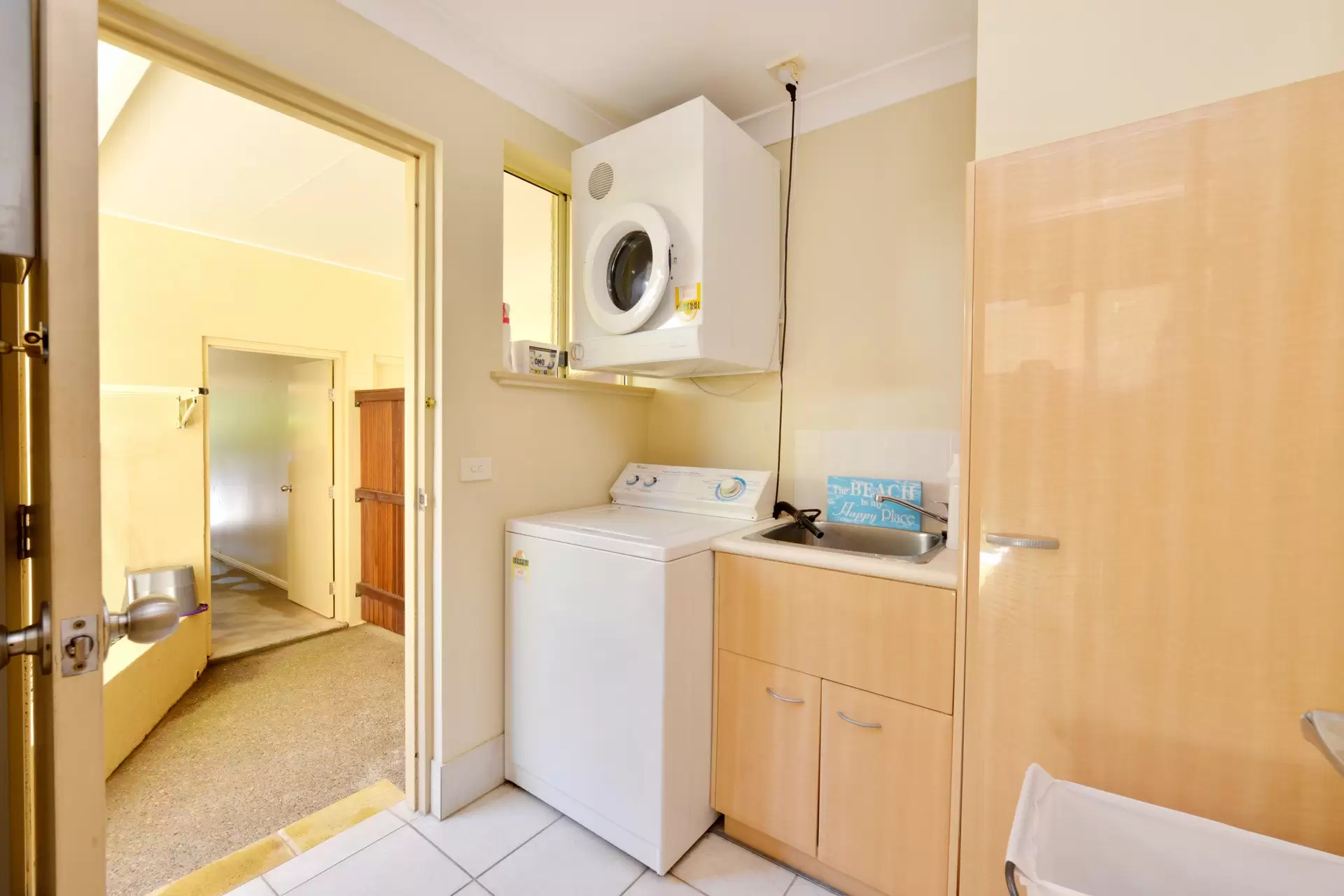 7/24-70 Nautilus Street, Port Douglas Sold by  - image 1