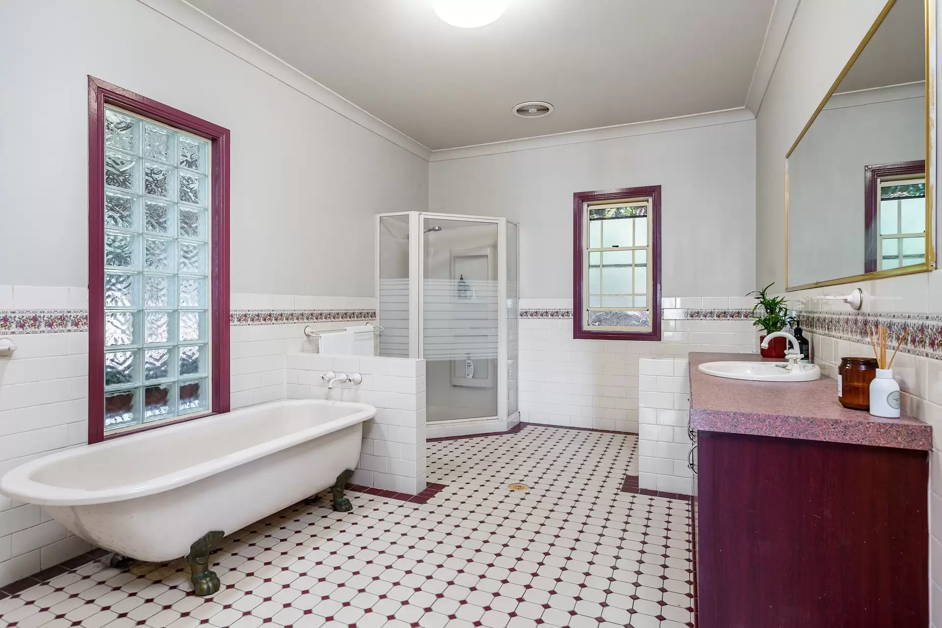 311 Terranora Road, Banora Point Sold by Queensland Sotheby's International Realty - image 1