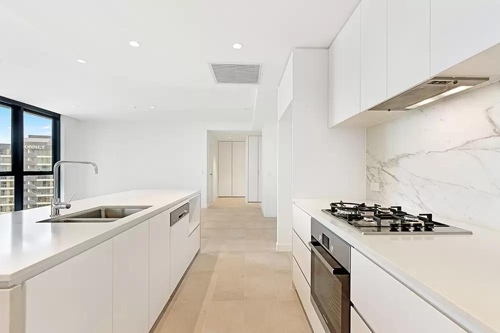 1102/3 Northcliffe Terrace, Surfers Paradise Sold by  - image 1