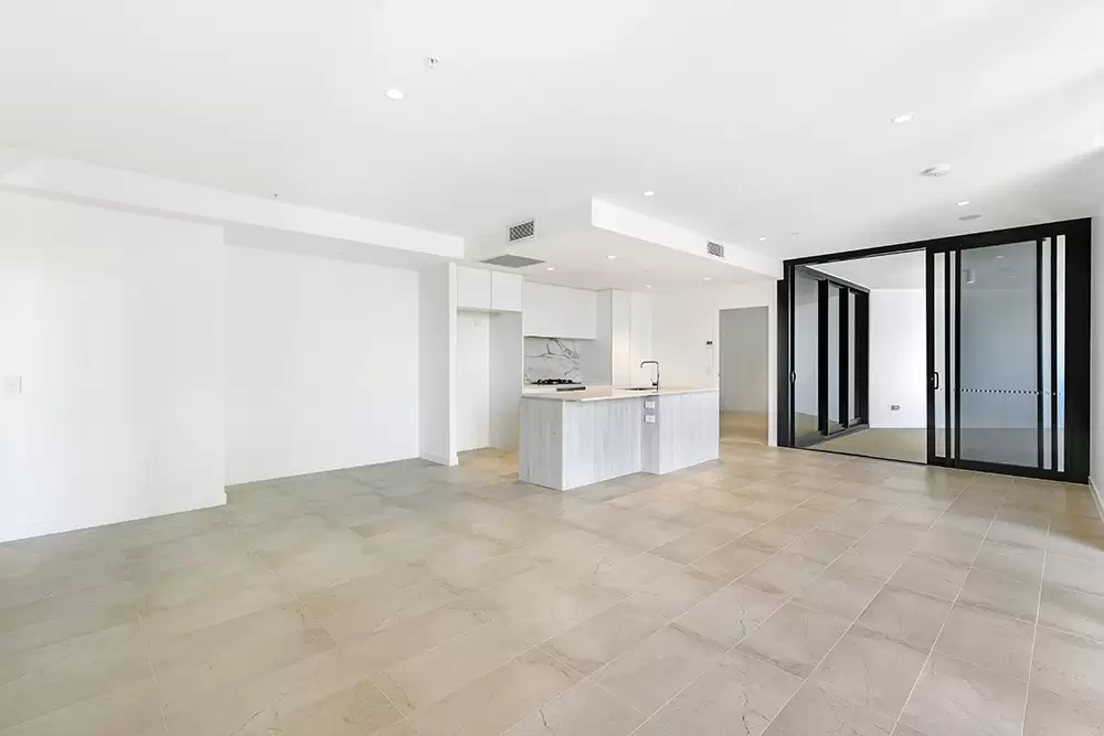 1102/3 Northcliffe Terrace, Surfers Paradise Sold by  - image 1