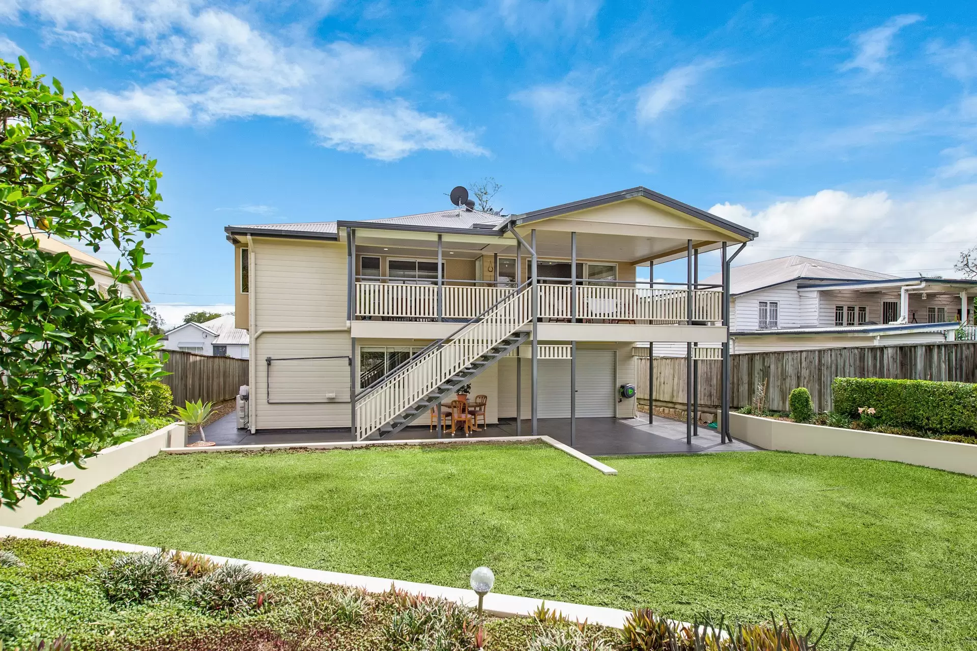 107 Rose Street, Wooloowin Sold by Queensland Sotheby's International Realty - image 1