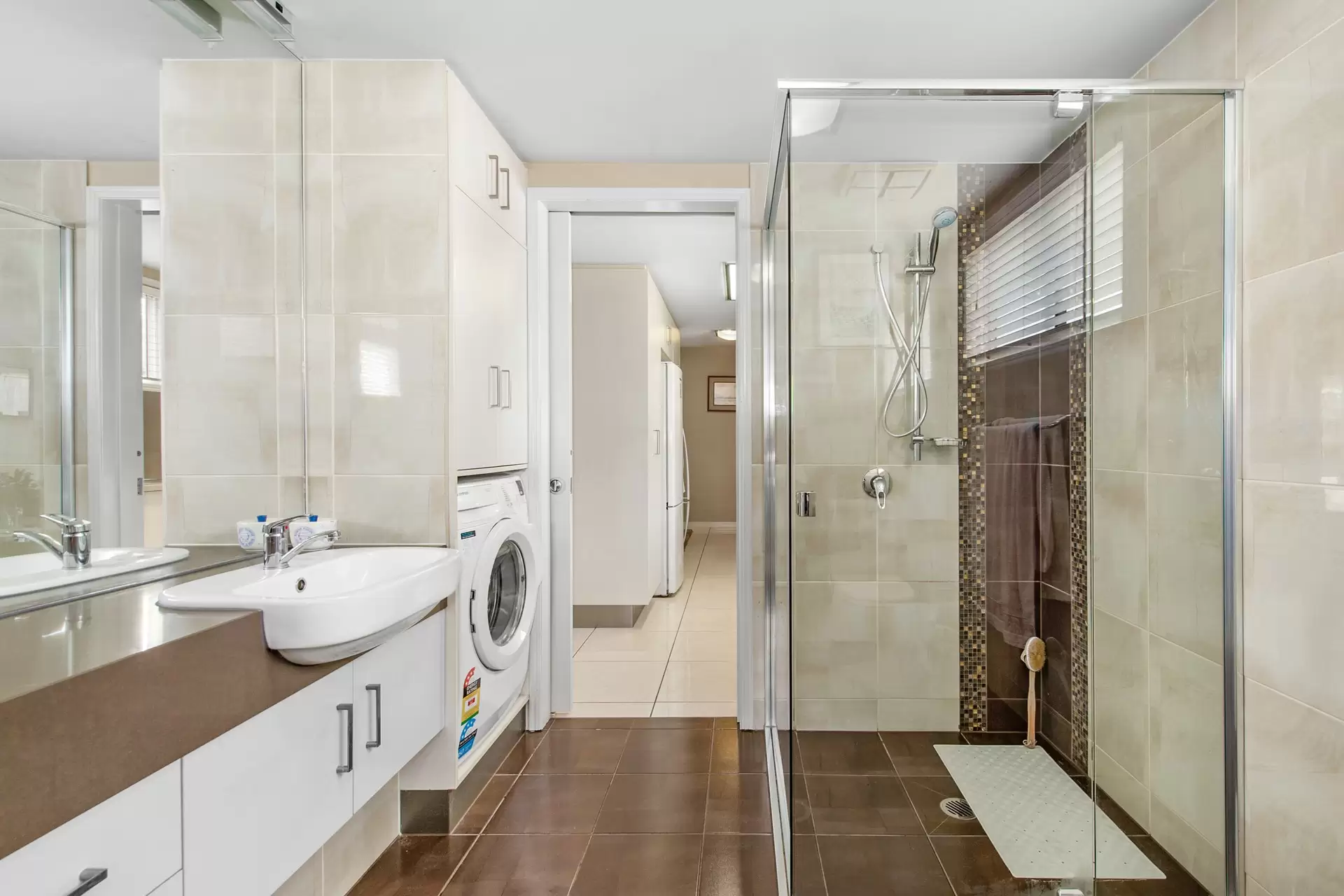 107 Rose Street, Wooloowin Sold by Queensland Sotheby's International Realty - image 1