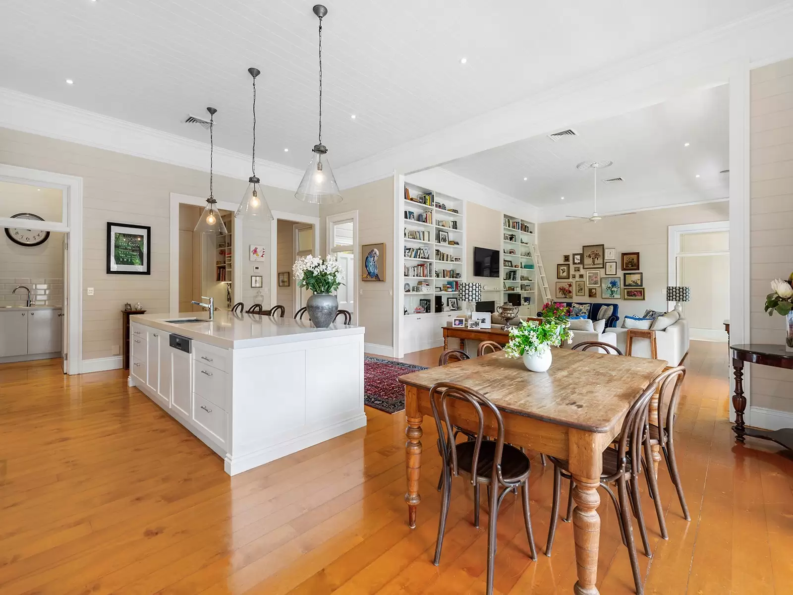 15 Moonya Street, Bardon Sold by Queensland Sotheby's International Realty - image 1