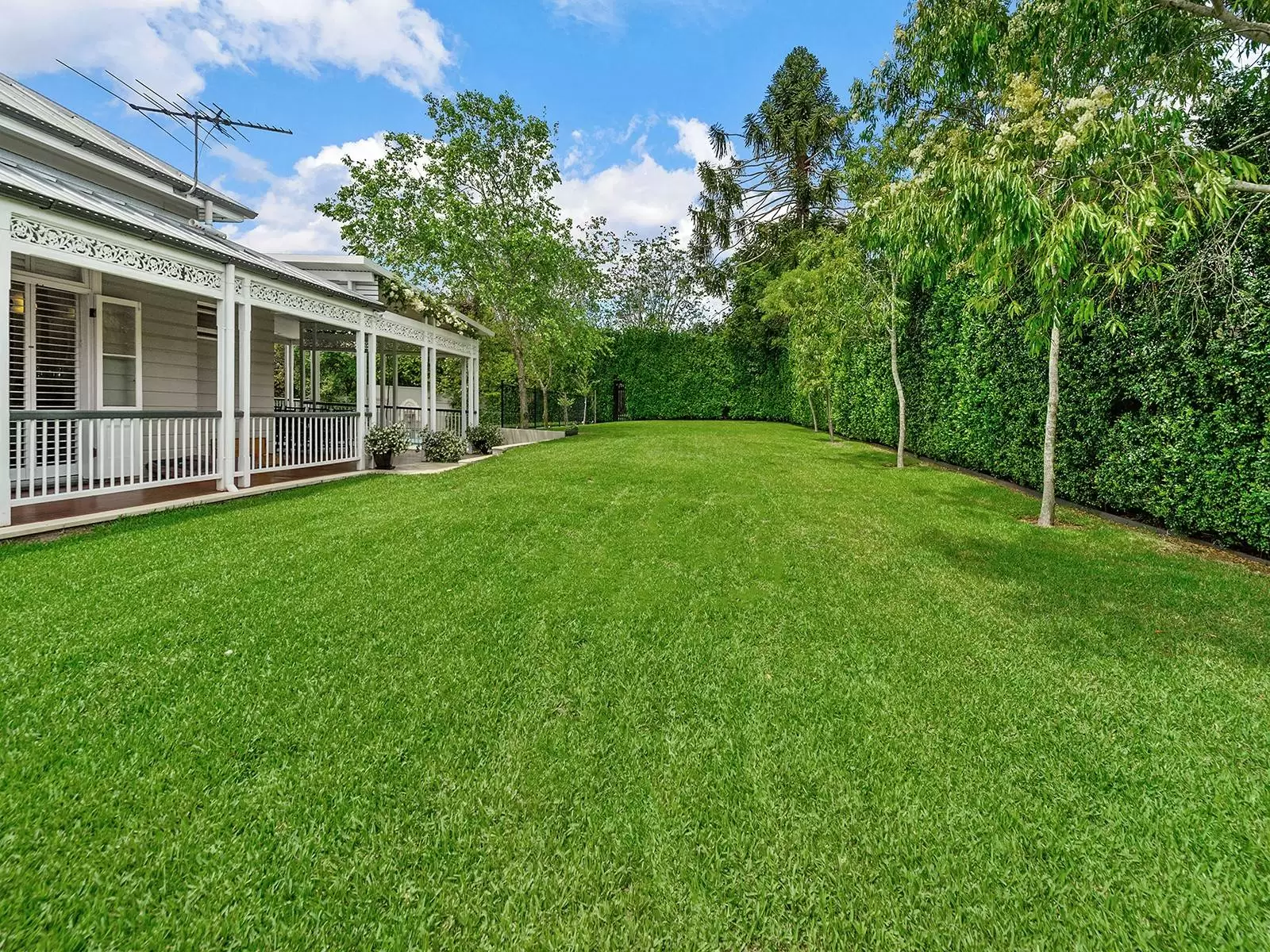 15 Moonya Street, Bardon Sold by Queensland Sotheby's International Realty - image 1