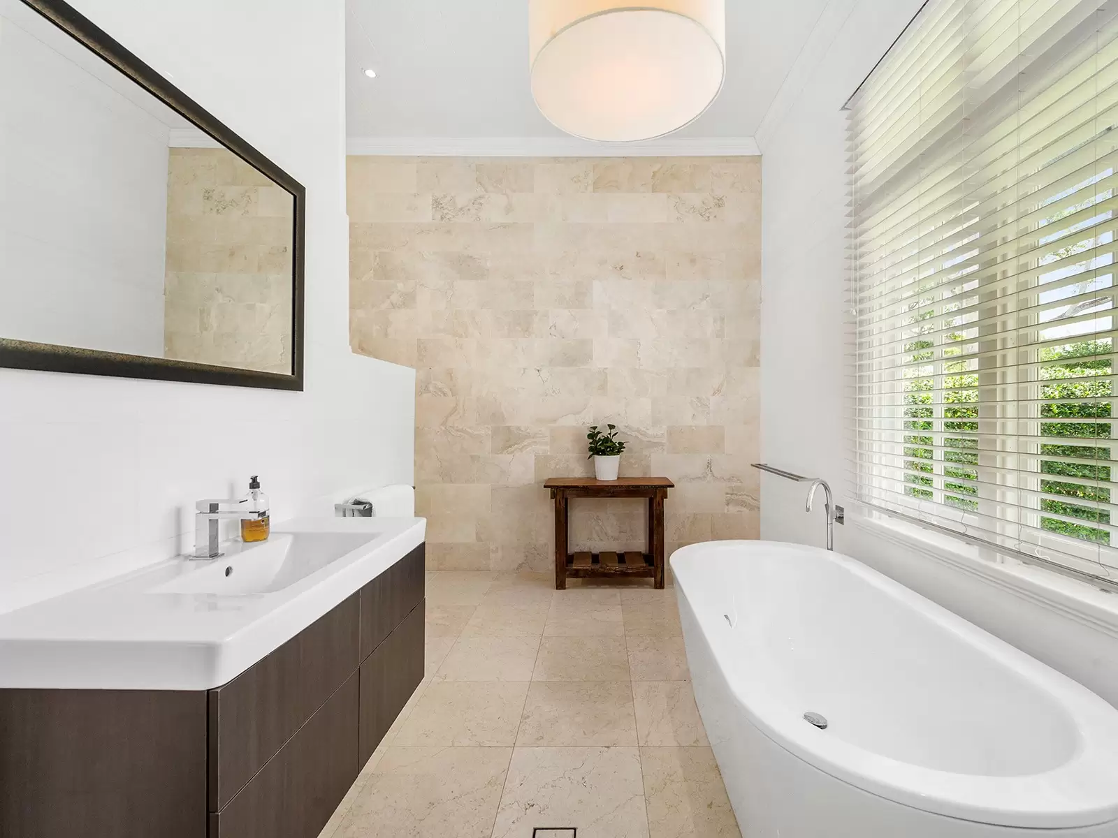 15 Moonya Street, Bardon Sold by Queensland Sotheby's International Realty - image 1