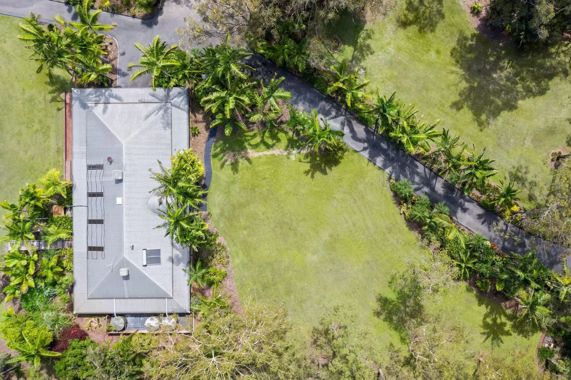 96 Eastwood Street, Chandler Sold by Queensland Sotheby's International Realty - image 1