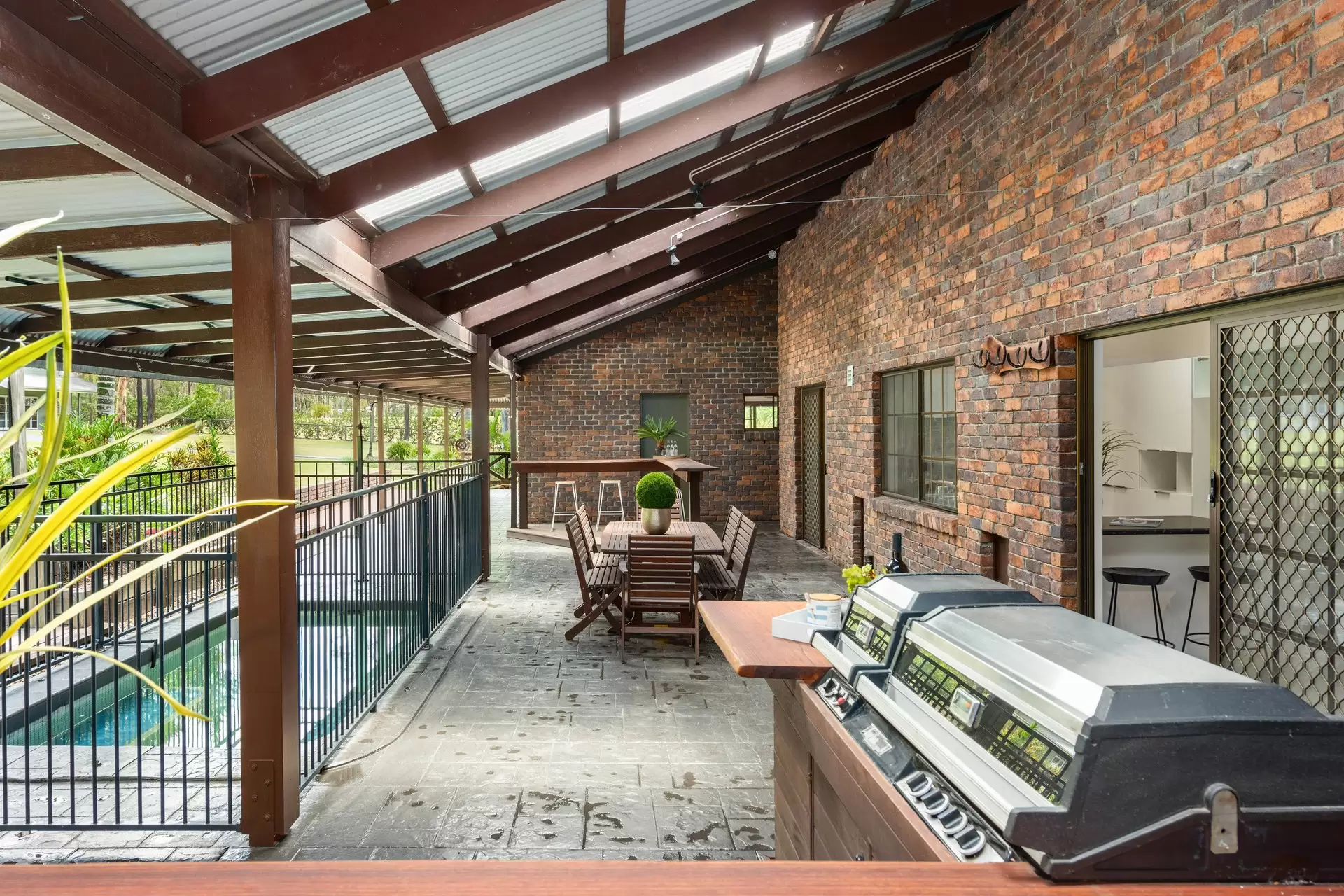 96 Eastwood Street, Chandler Sold by Queensland Sotheby's International Realty - image 1