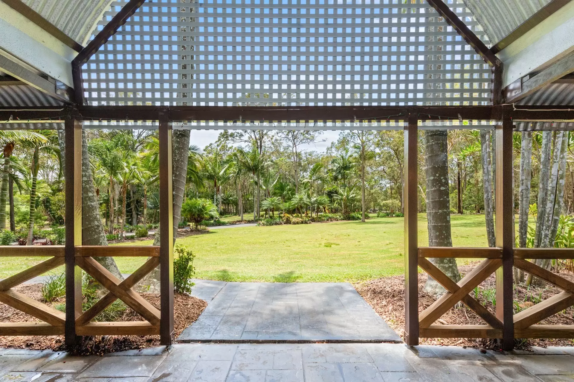 96 Eastwood Street, Chandler Sold by Queensland Sotheby's International Realty - image 1