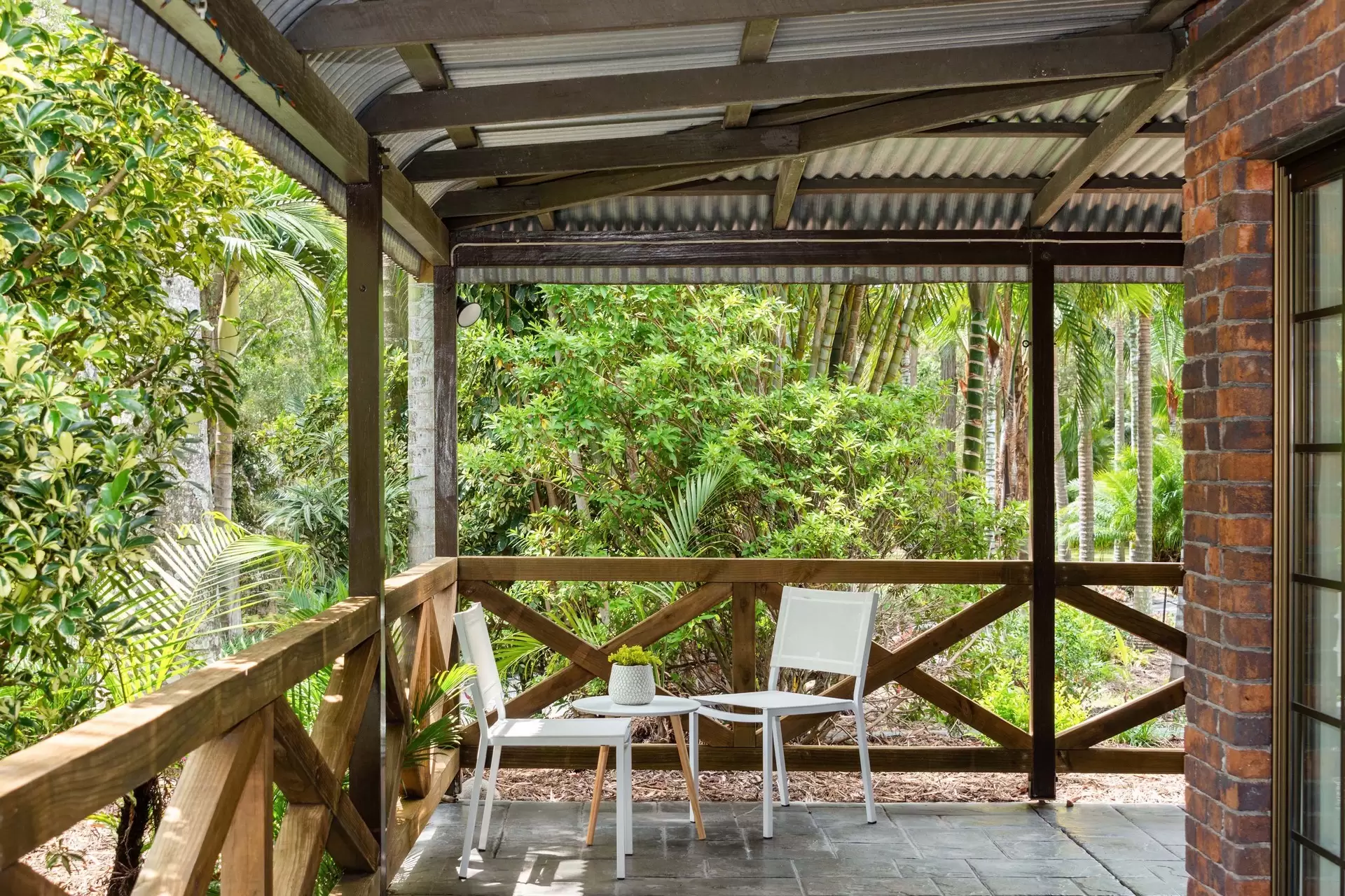 96 Eastwood Street, Chandler Sold by Queensland Sotheby's International Realty - image 1