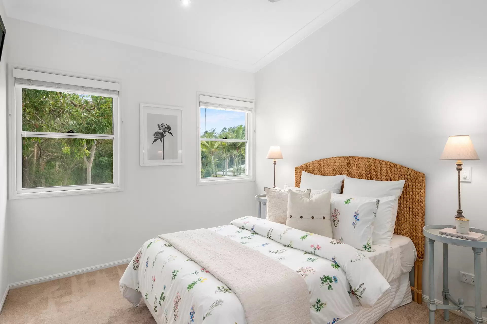 96 Eastwood Street, Chandler Sold by Queensland Sotheby's International Realty - image 1