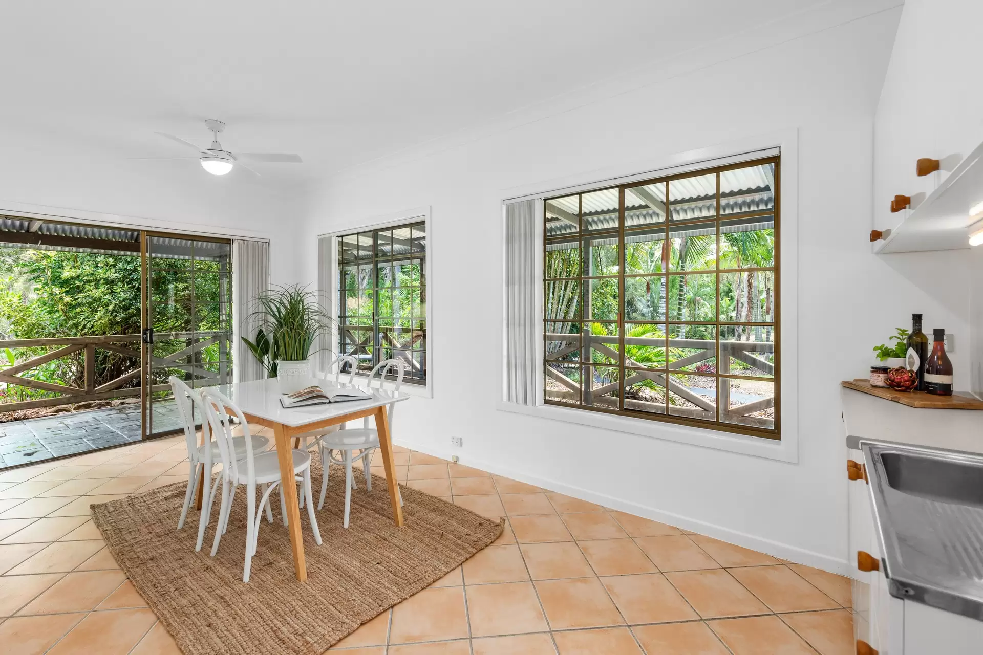 96 Eastwood Street, Chandler Sold by Queensland Sotheby's International Realty - image 1