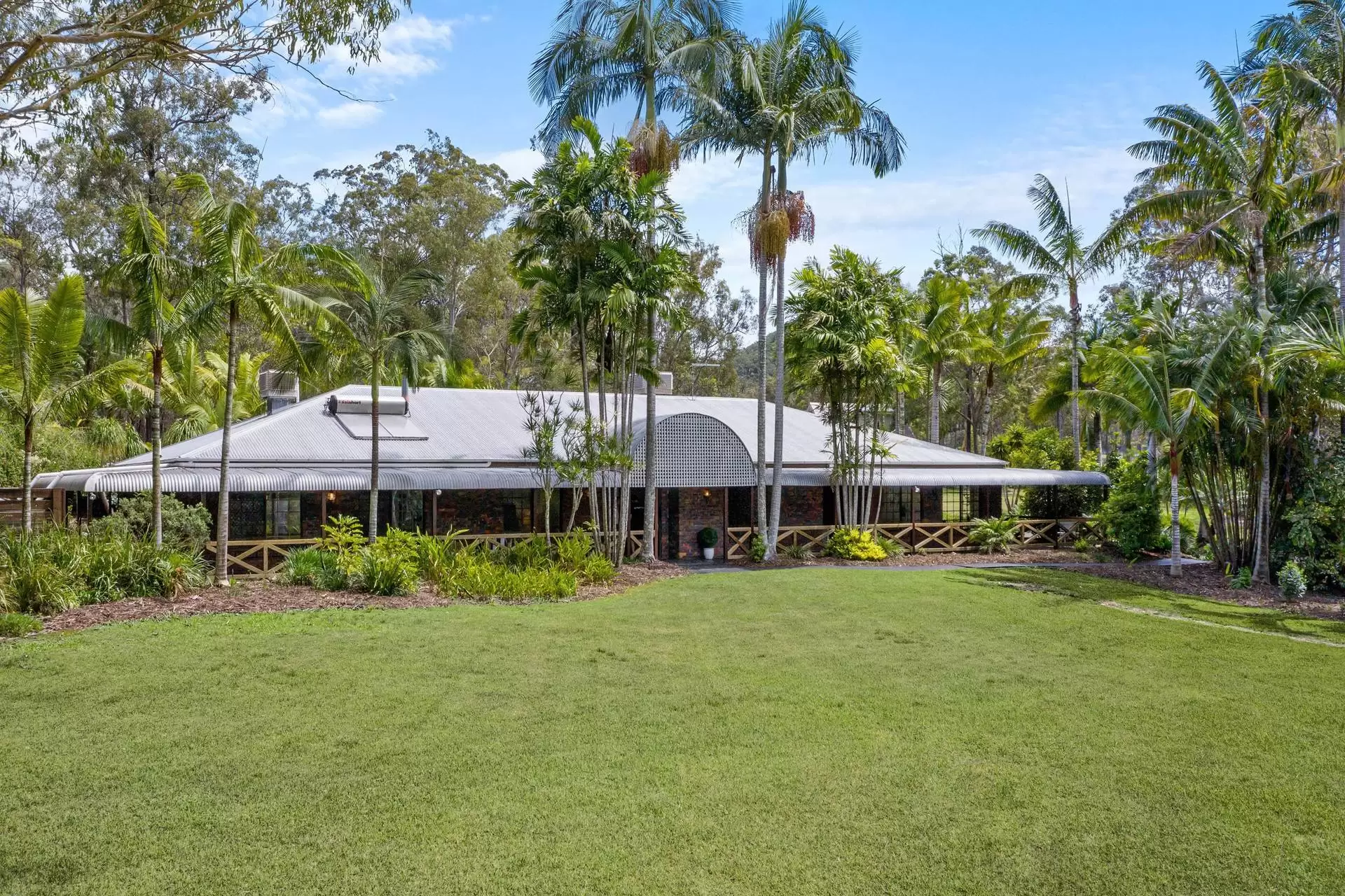 96 Eastwood Street, Chandler Sold by Queensland Sotheby's International Realty - image 1