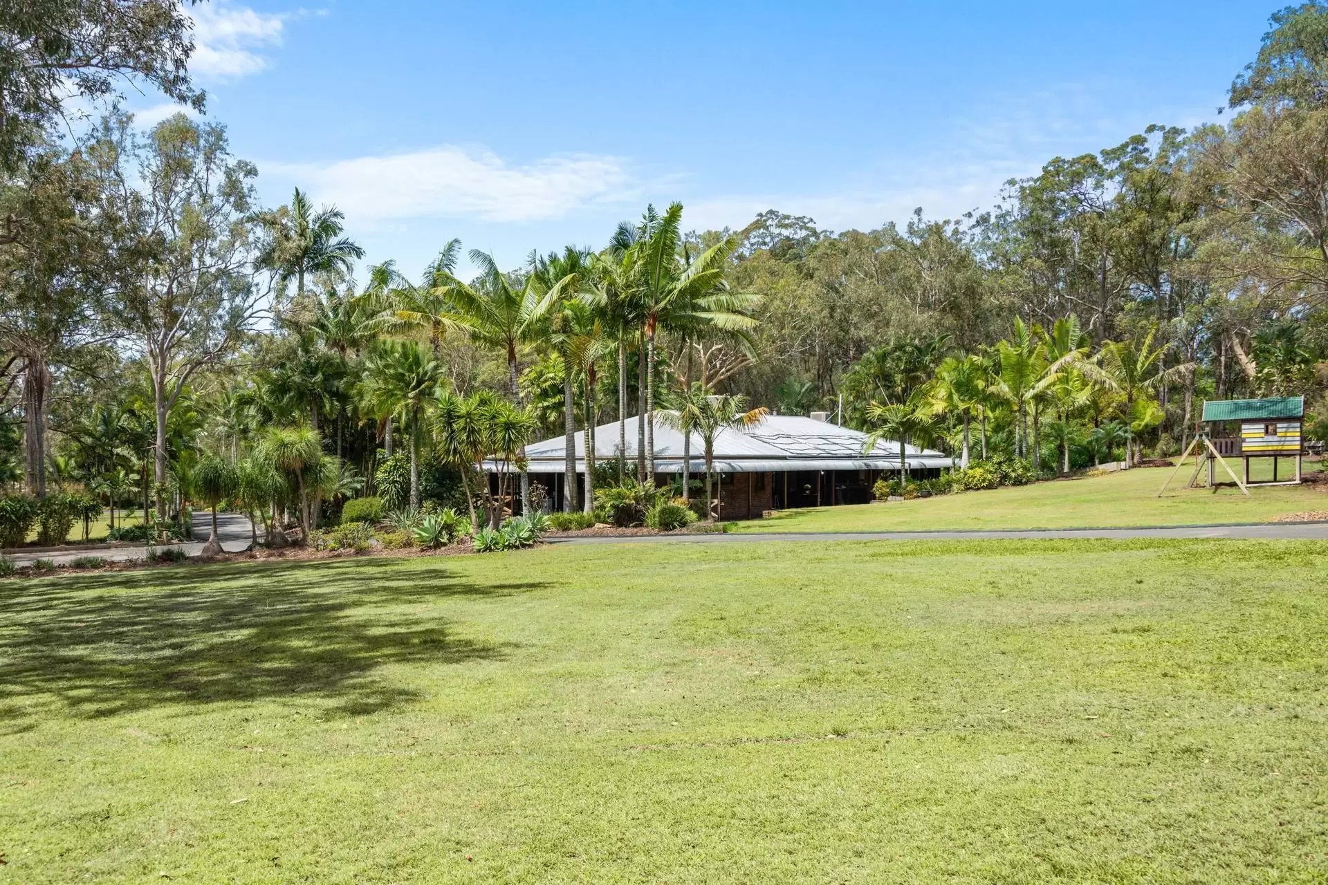 96 Eastwood Street, Chandler Sold by Queensland Sotheby's International Realty - image 1