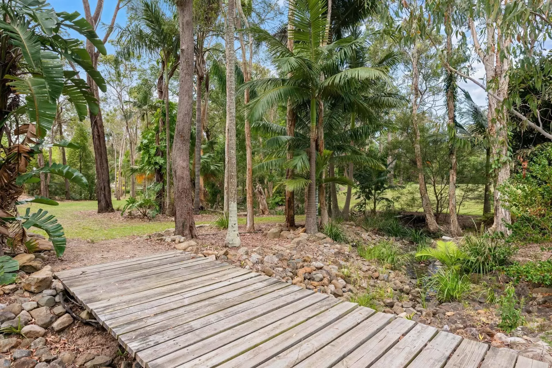 96 Eastwood Street, Chandler Sold by Queensland Sotheby's International Realty - image 1