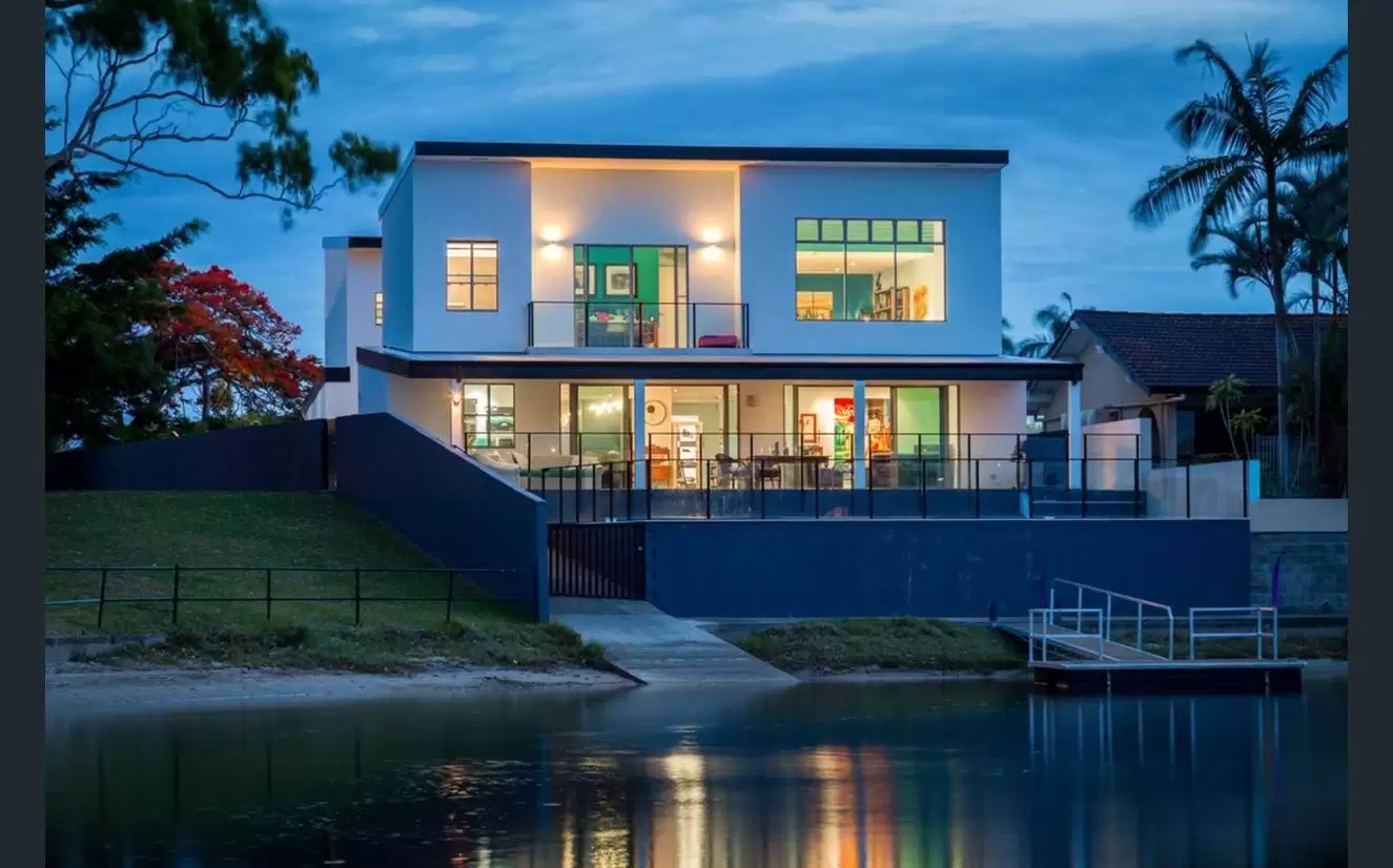11 Boomerang Crescent, Sorrento Sold by Queensland Sotheby's International Realty - image 1