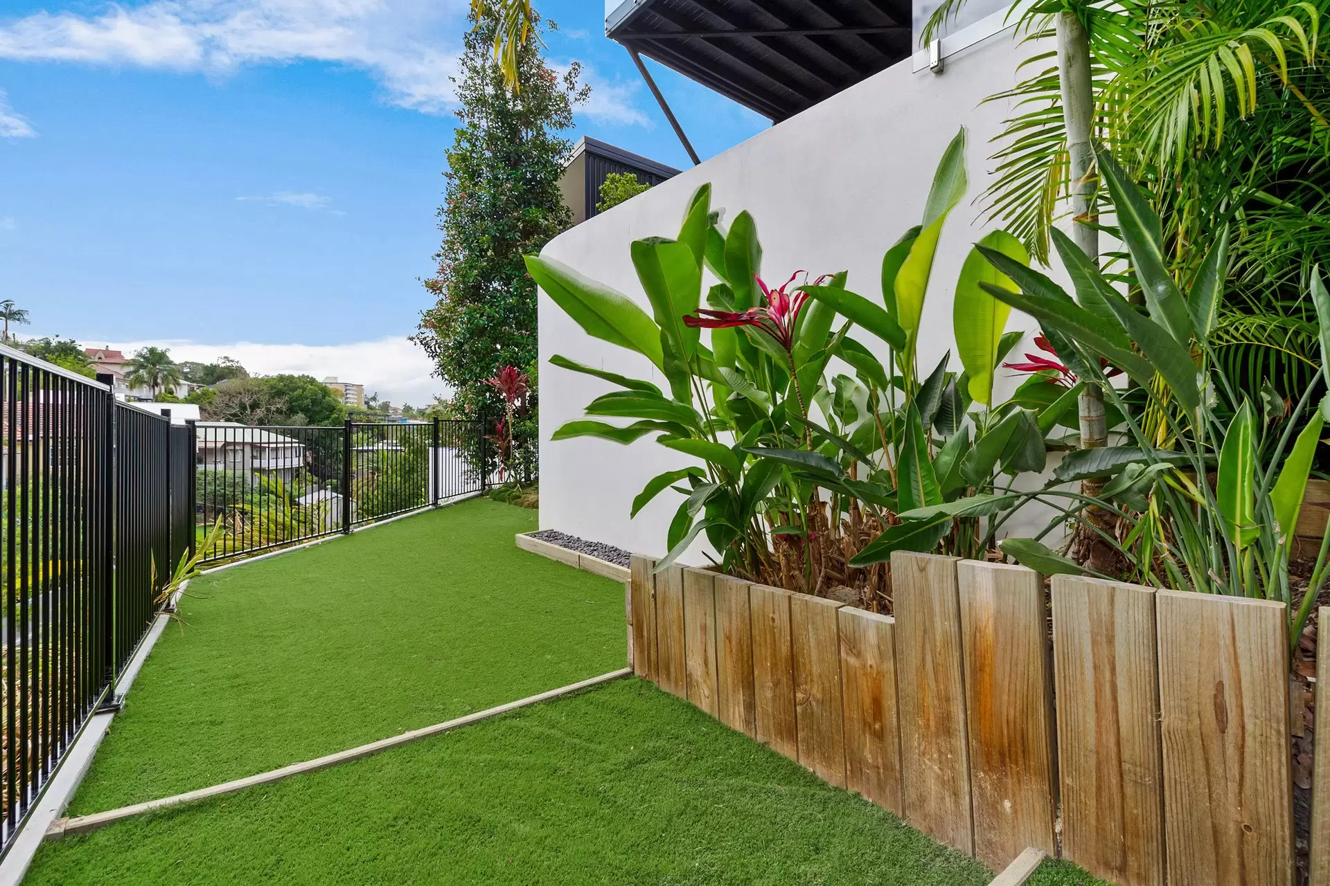 91 Hillside Crescent, Hamilton Sold by Queensland Sotheby's International Realty - image 1