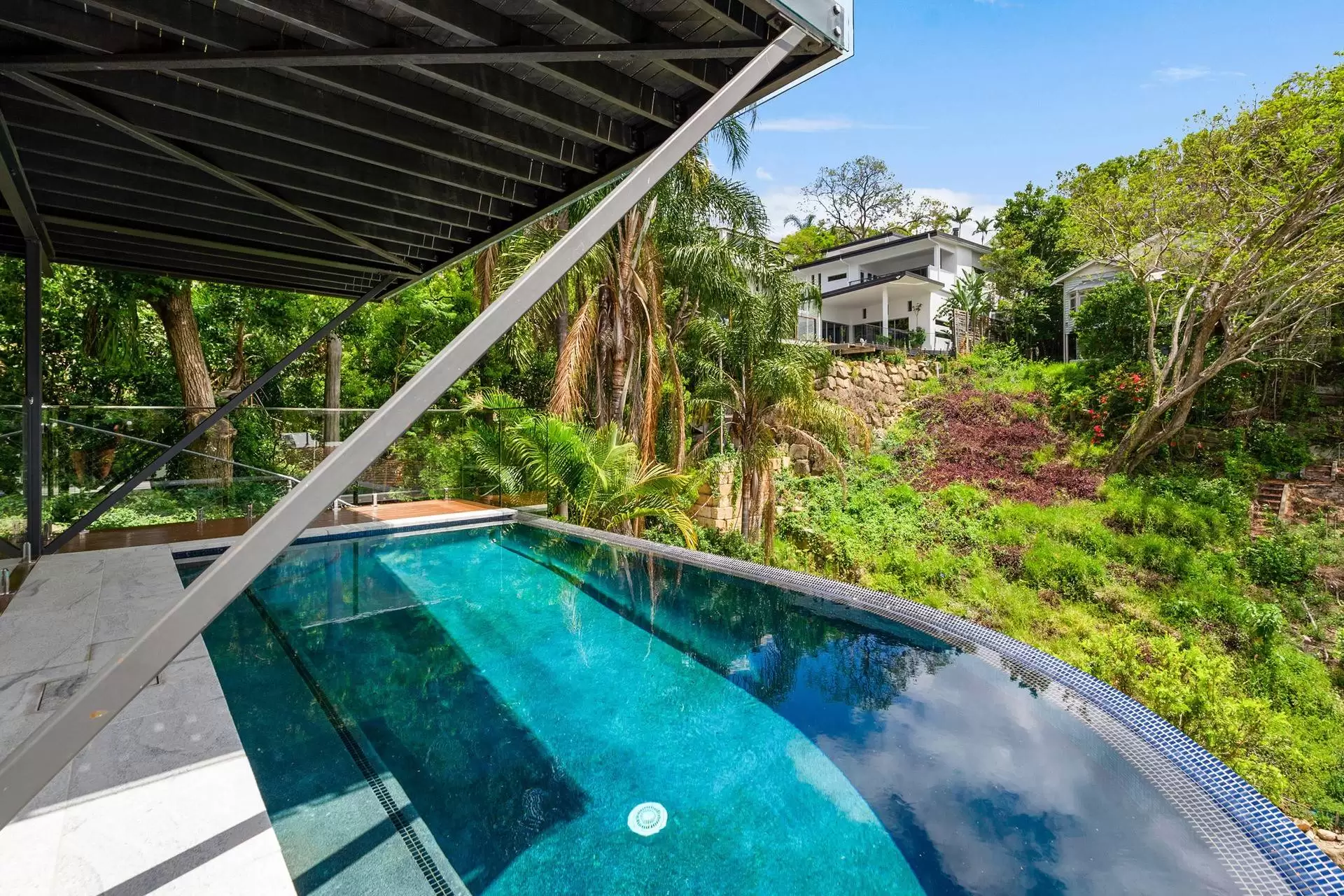 91 Hillside Crescent, Hamilton Sold by Queensland Sotheby's International Realty - image 1