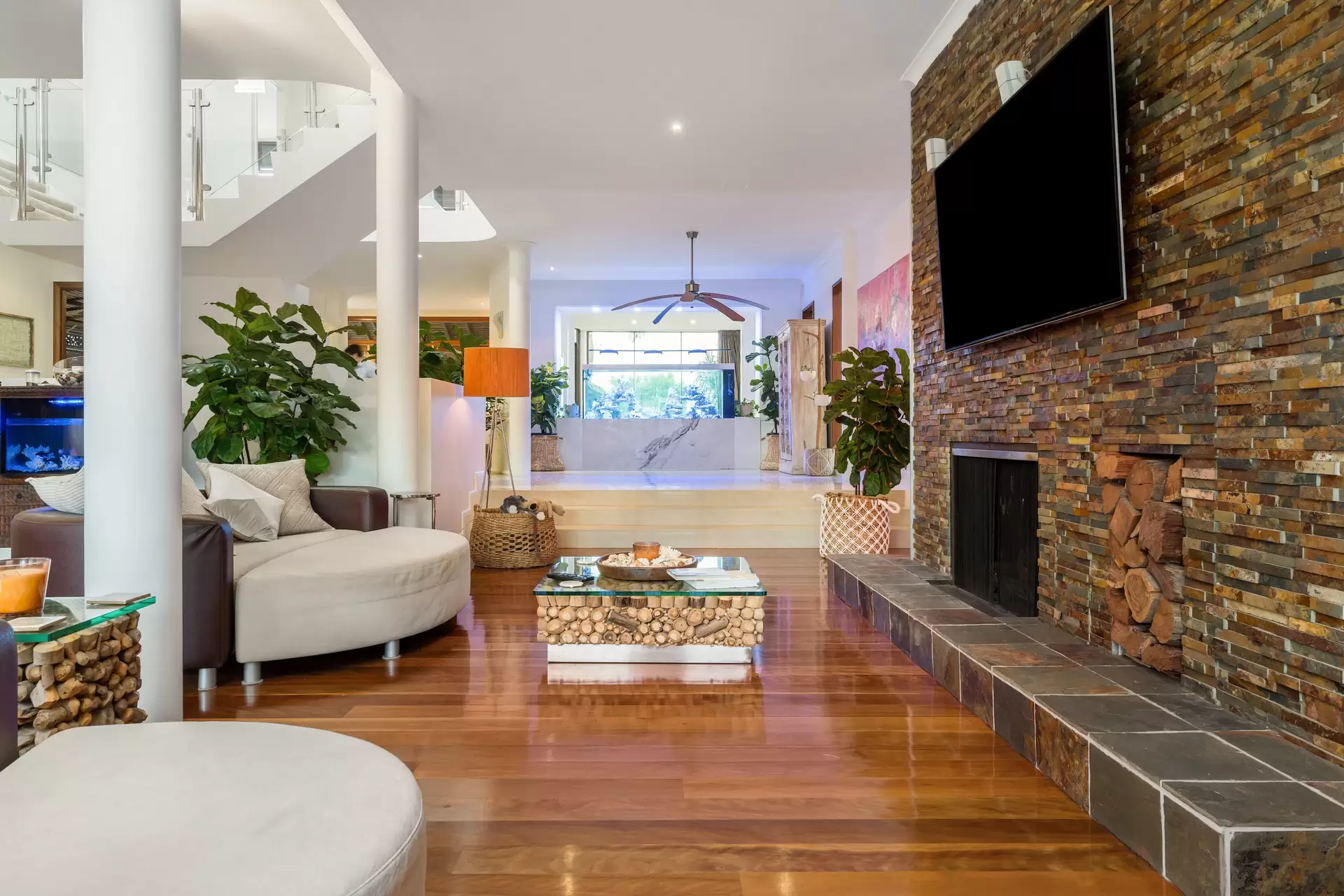 35 Southern Cross Drive, Surfers Paradise Sold by Queensland Sotheby's International Realty - image 1