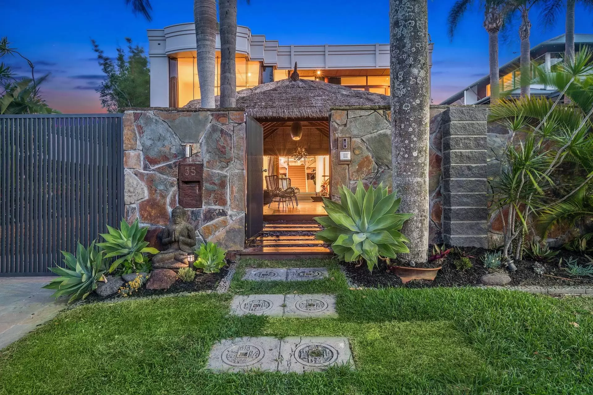 35 Southern Cross Drive, Surfers Paradise Sold by Queensland Sotheby's International Realty - image 1