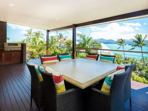 3/10 Whitsunday Boulevard, Hamilton Island Sold by 