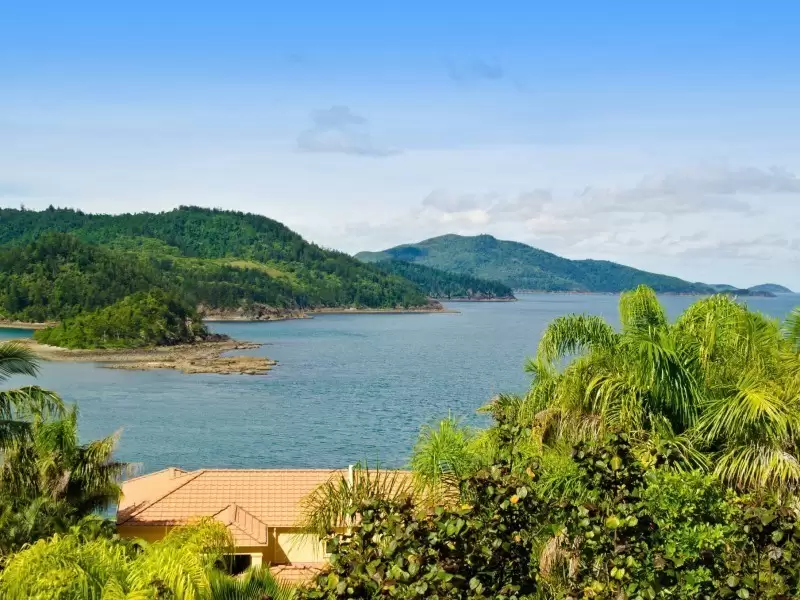 3/10 Whitsunday Boulevard, Hamilton Island Sold by  - image 1