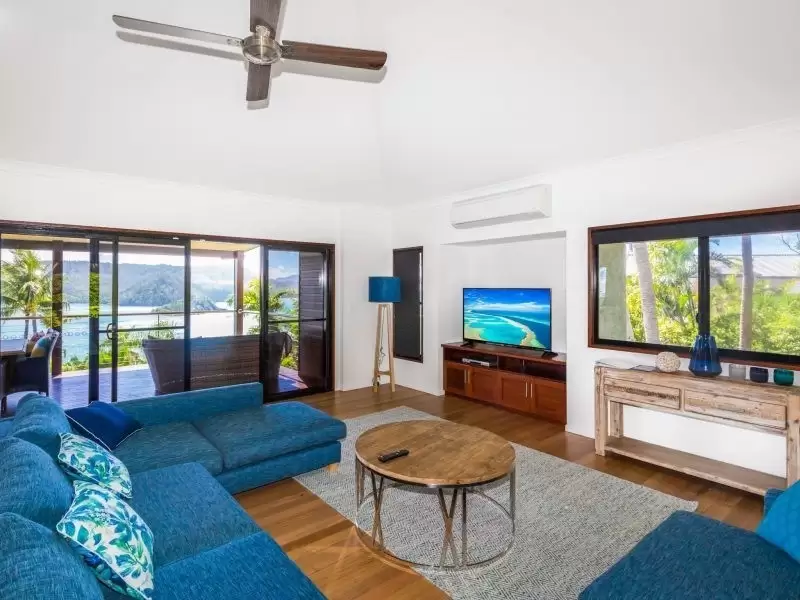 3/10 Whitsunday Boulevard, Hamilton Island Sold by  - image 1