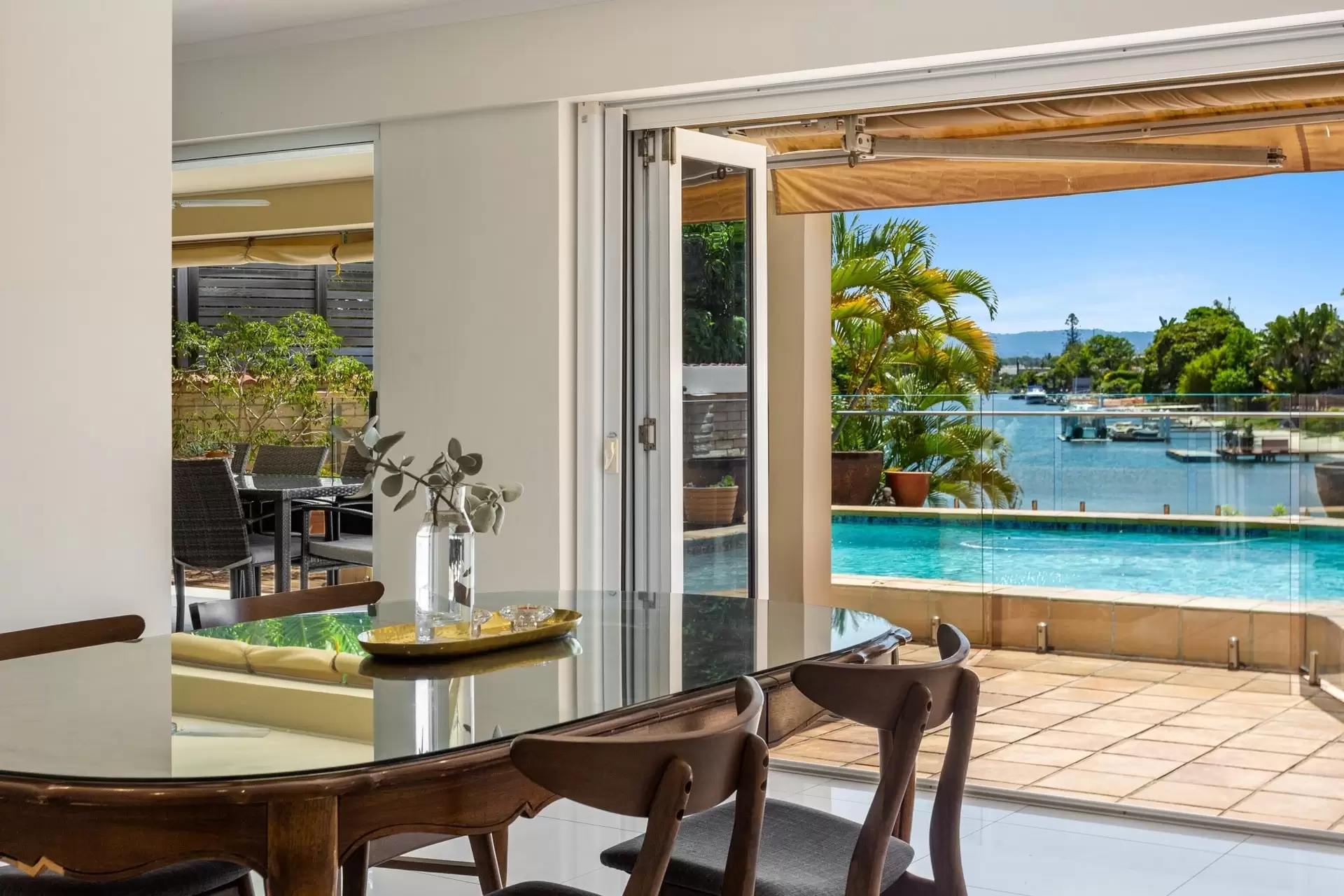 5 Fiesta Avenue, Isle Of Capri Sold by Queensland Sotheby's International Realty - image 1