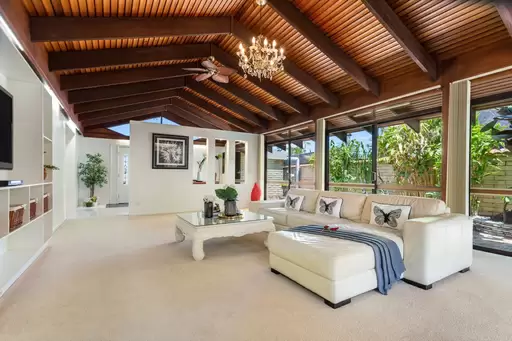 5 Fiesta Avenue, Isle Of Capri Sold by 
