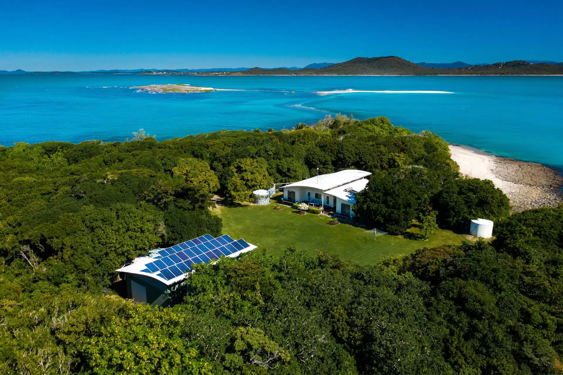 1 Island Street, Whitsundays Sold by Queensland Sotheby's International Realty - image 1