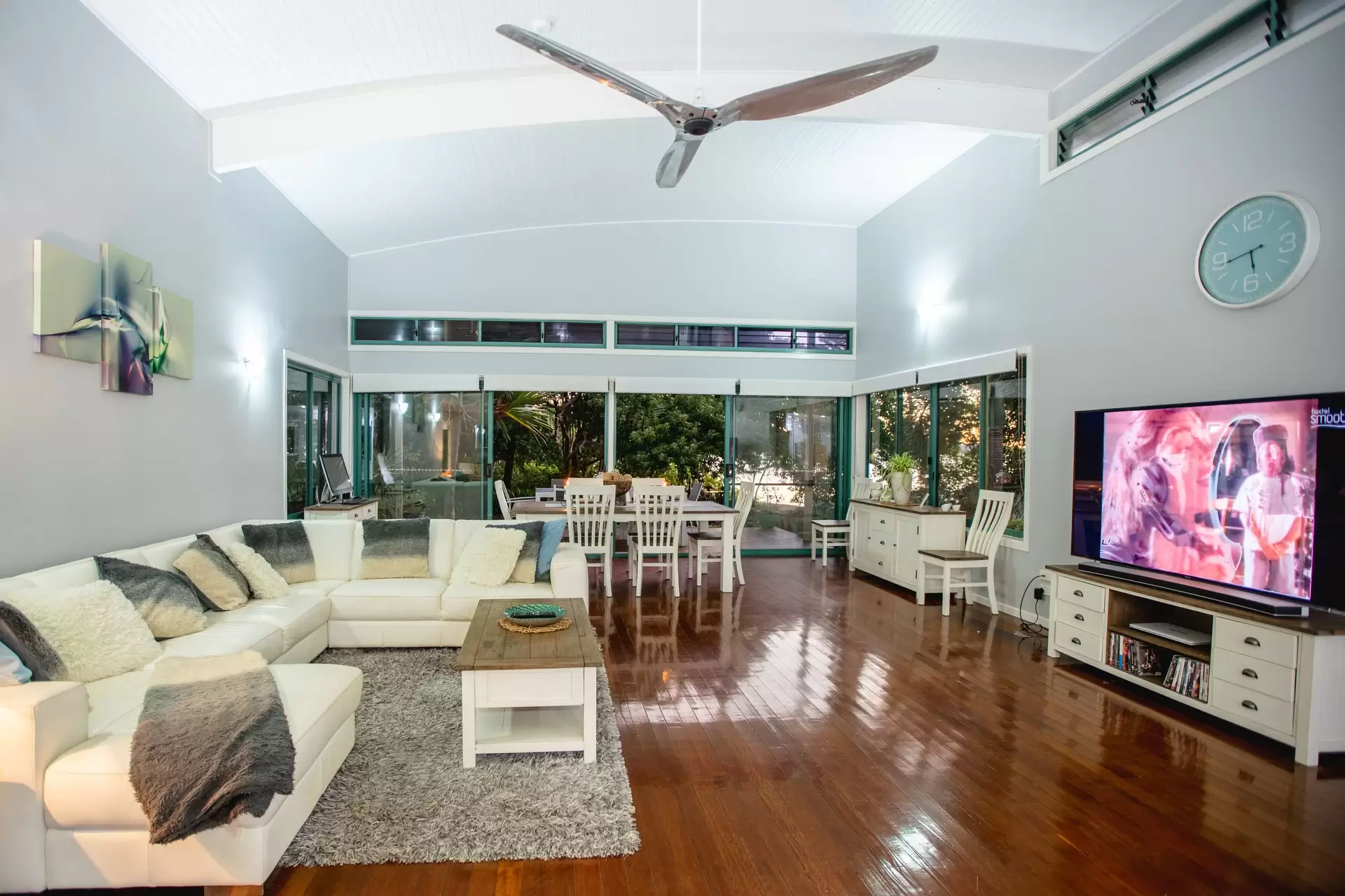 1 Island Street, Whitsundays Sold by Queensland Sotheby's International Realty - image 1