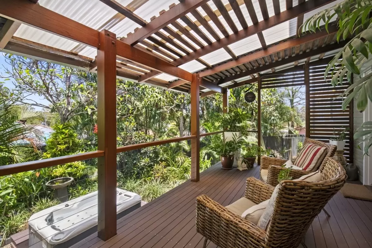 16 Alma Street, Southport Sold by Queensland Sotheby's International Realty - image 1