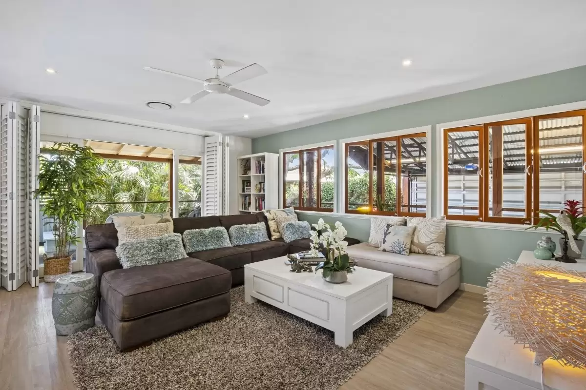 16 Alma Street, Southport Sold by Queensland Sotheby's International Realty - image 1