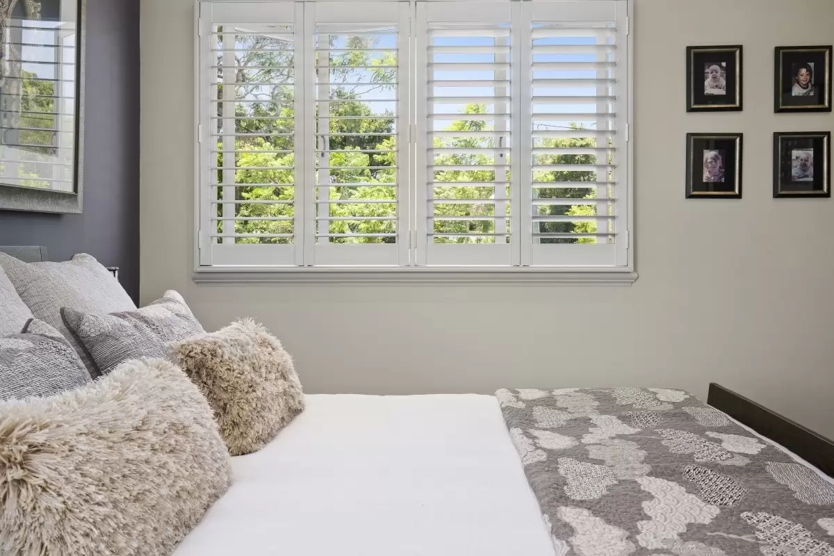 16 Alma Street, Southport Sold by Queensland Sotheby's International Realty - image 1