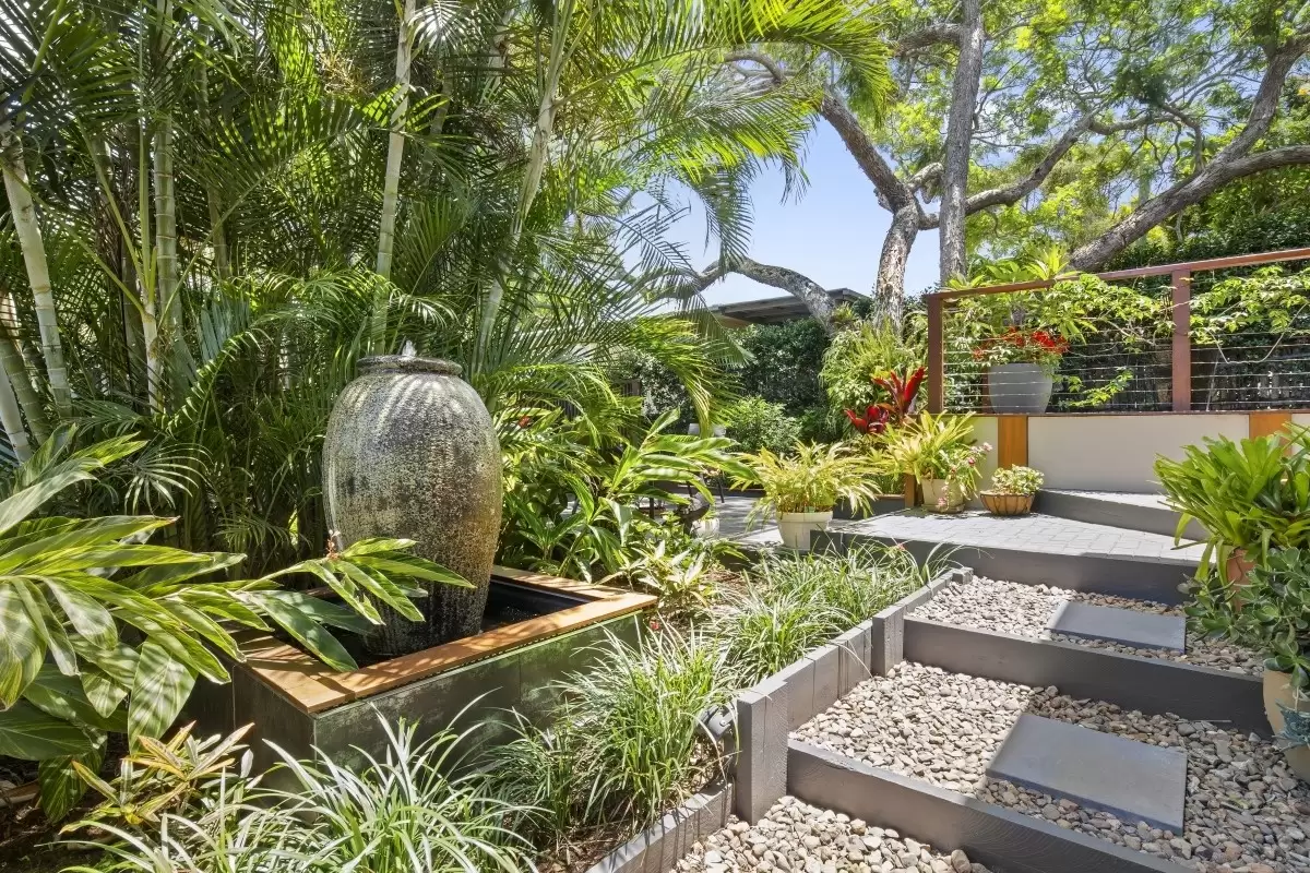 16 Alma Street, Southport Sold by Queensland Sotheby's International Realty - image 1