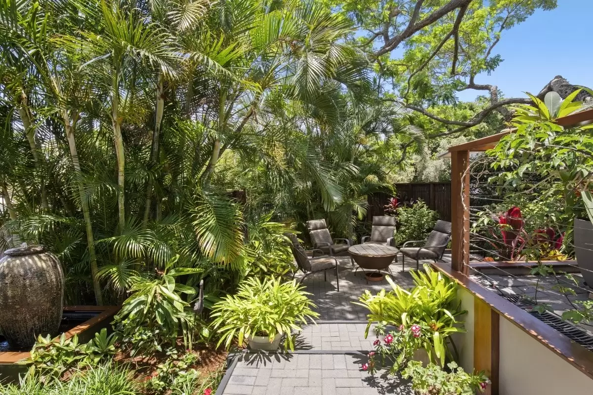16 Alma Street, Southport Sold by Queensland Sotheby's International Realty - image 1