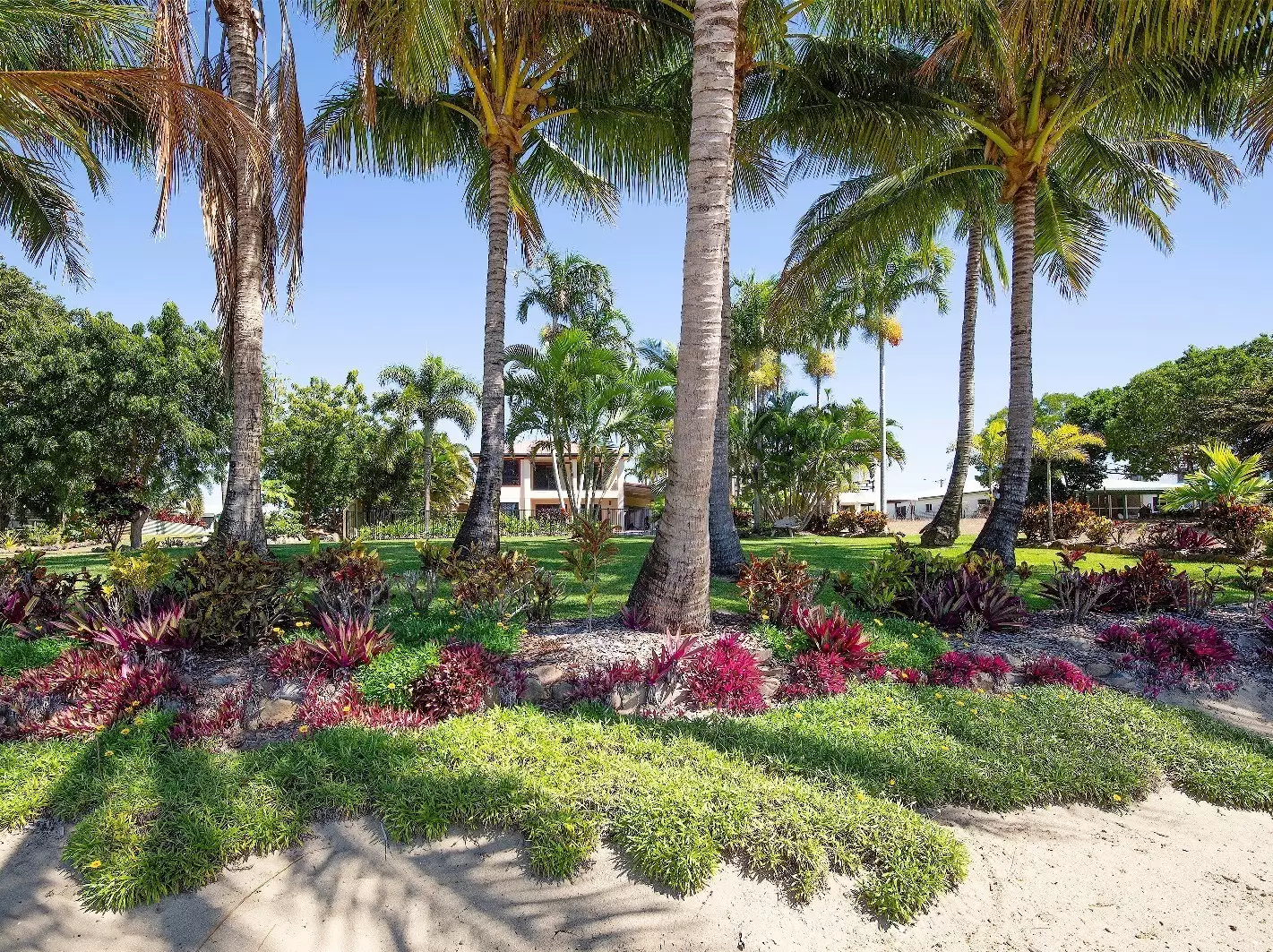 10 Baxter Avenue, Brisk Bay Sold by Queensland Sotheby's International Realty - image 1