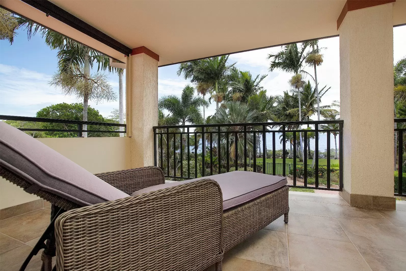 10 Baxter Avenue, Brisk Bay Sold by Queensland Sotheby's International Realty - image 1