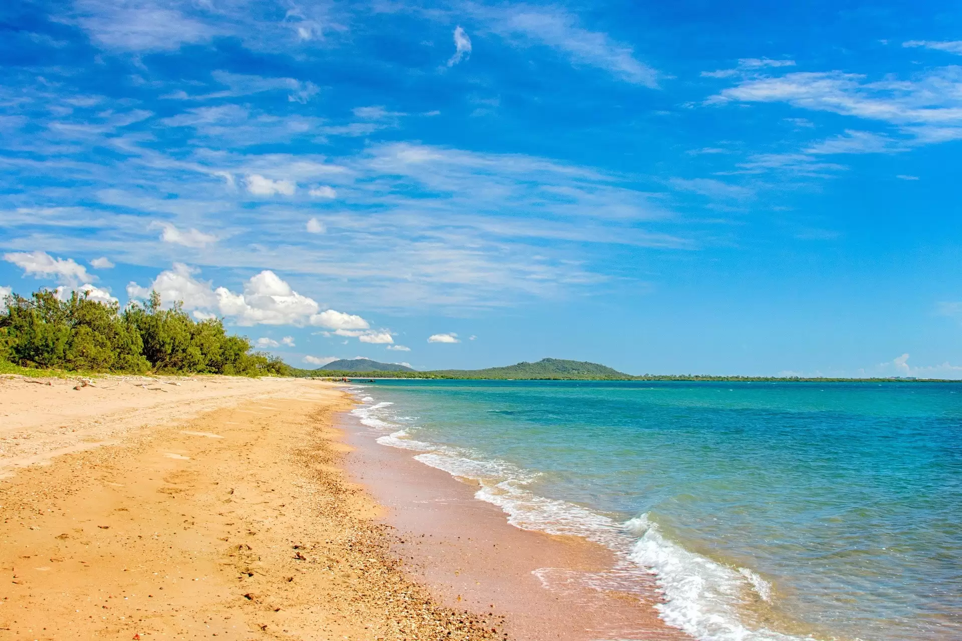 10 Baxter Avenue, Brisk Bay Sold by Queensland Sotheby's International Realty - image 1