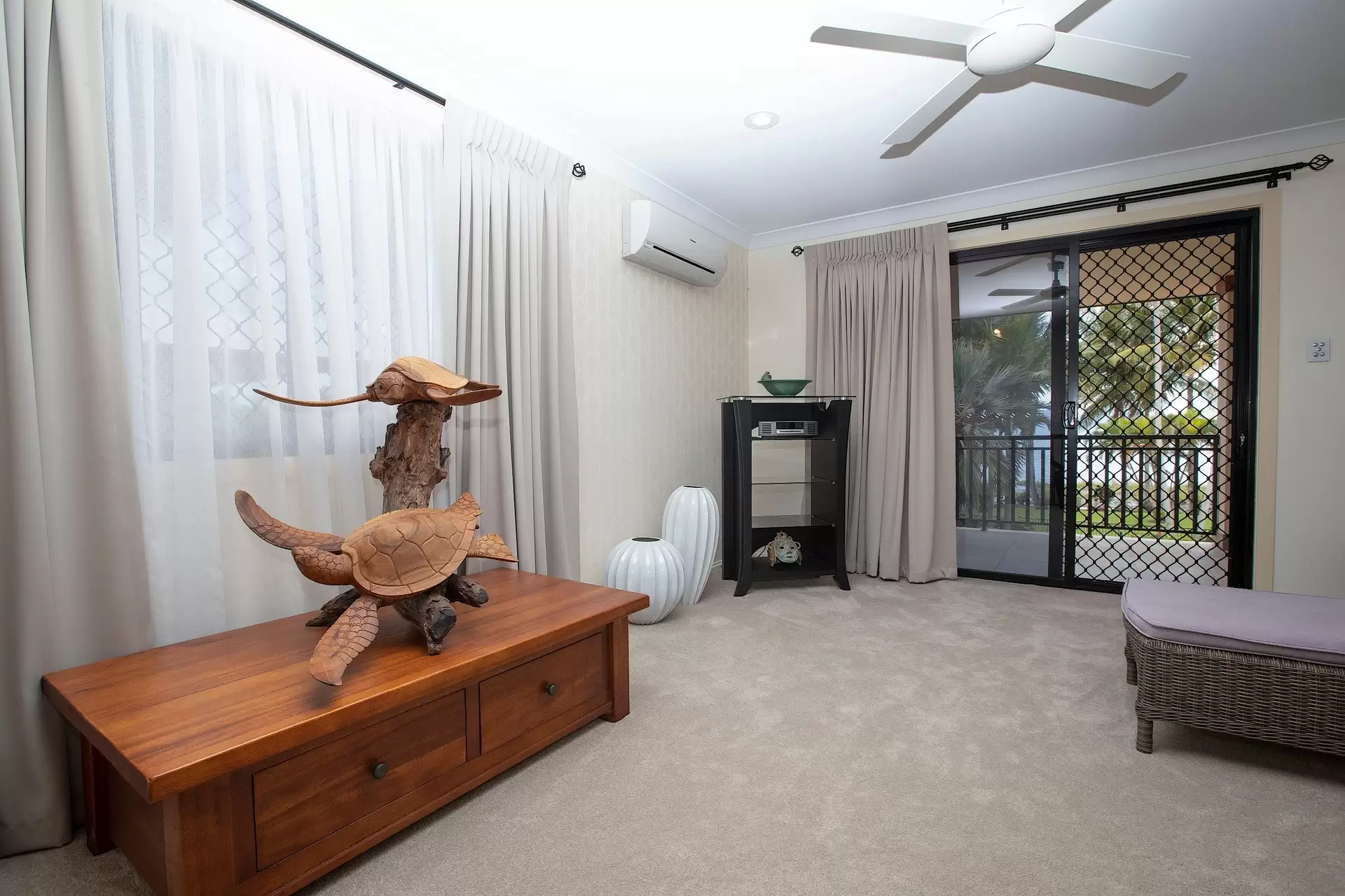 10 Baxter Avenue, Brisk Bay Sold by Queensland Sotheby's International Realty - image 1