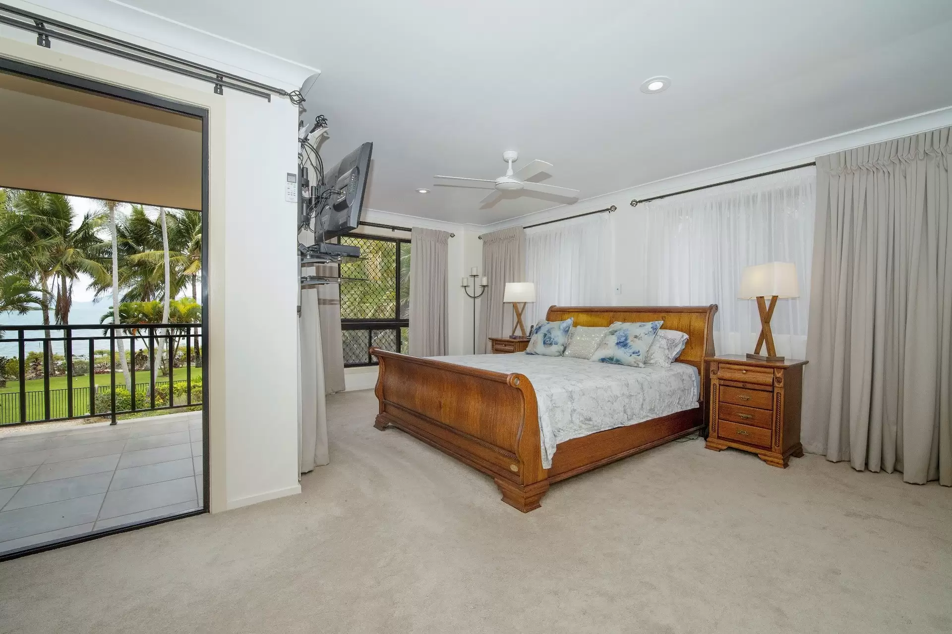 10 Baxter Avenue, Brisk Bay Sold by Queensland Sotheby's International Realty - image 1